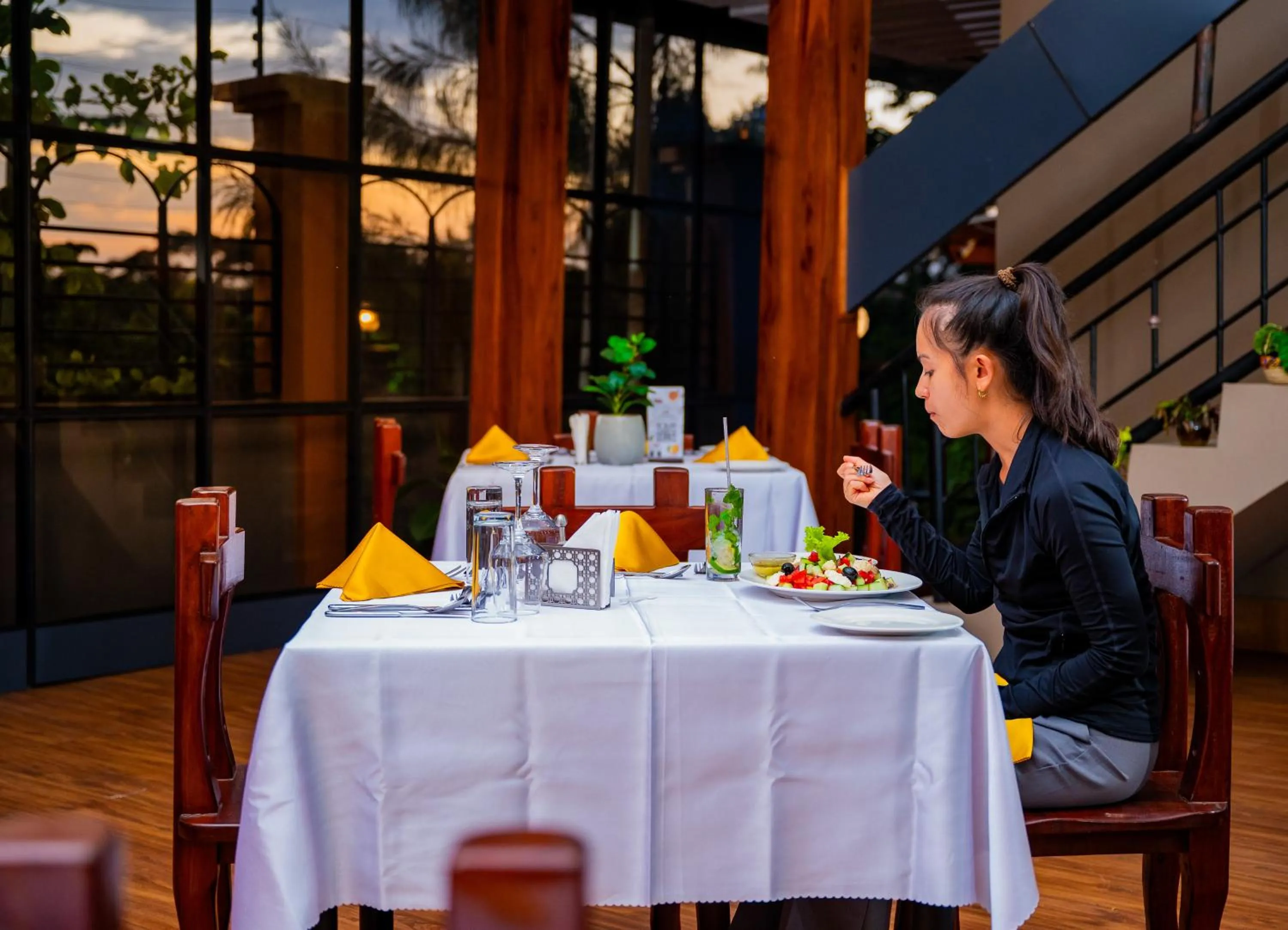 Restaurant/places to eat in Greenside Hotel