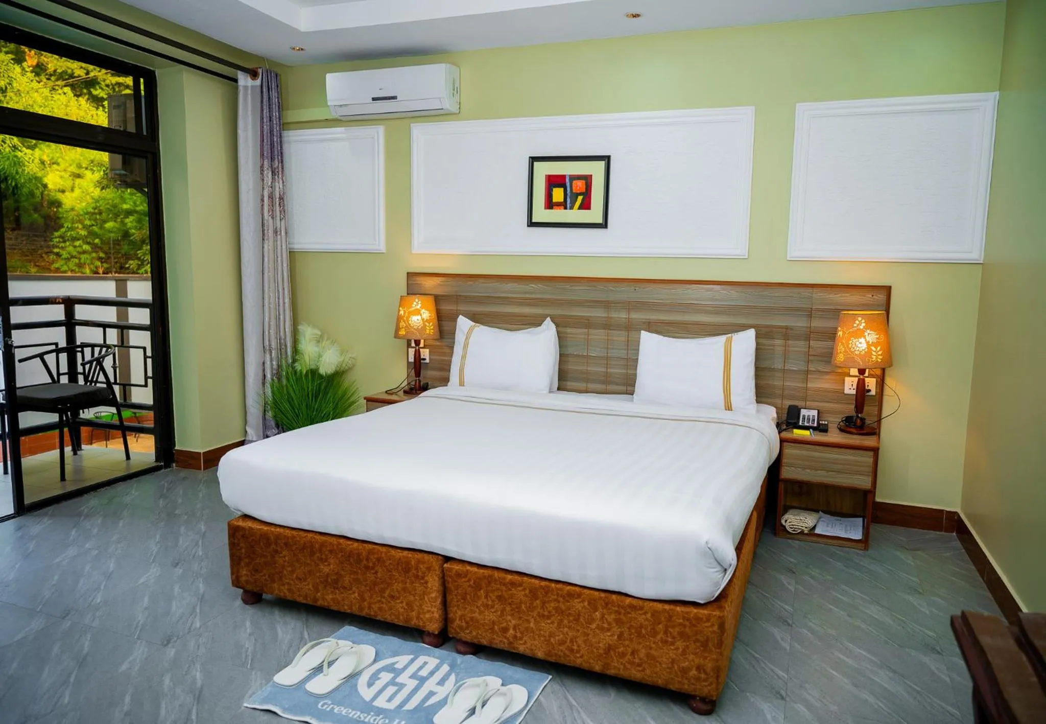 Bedroom, Bed in Greenside Hotel