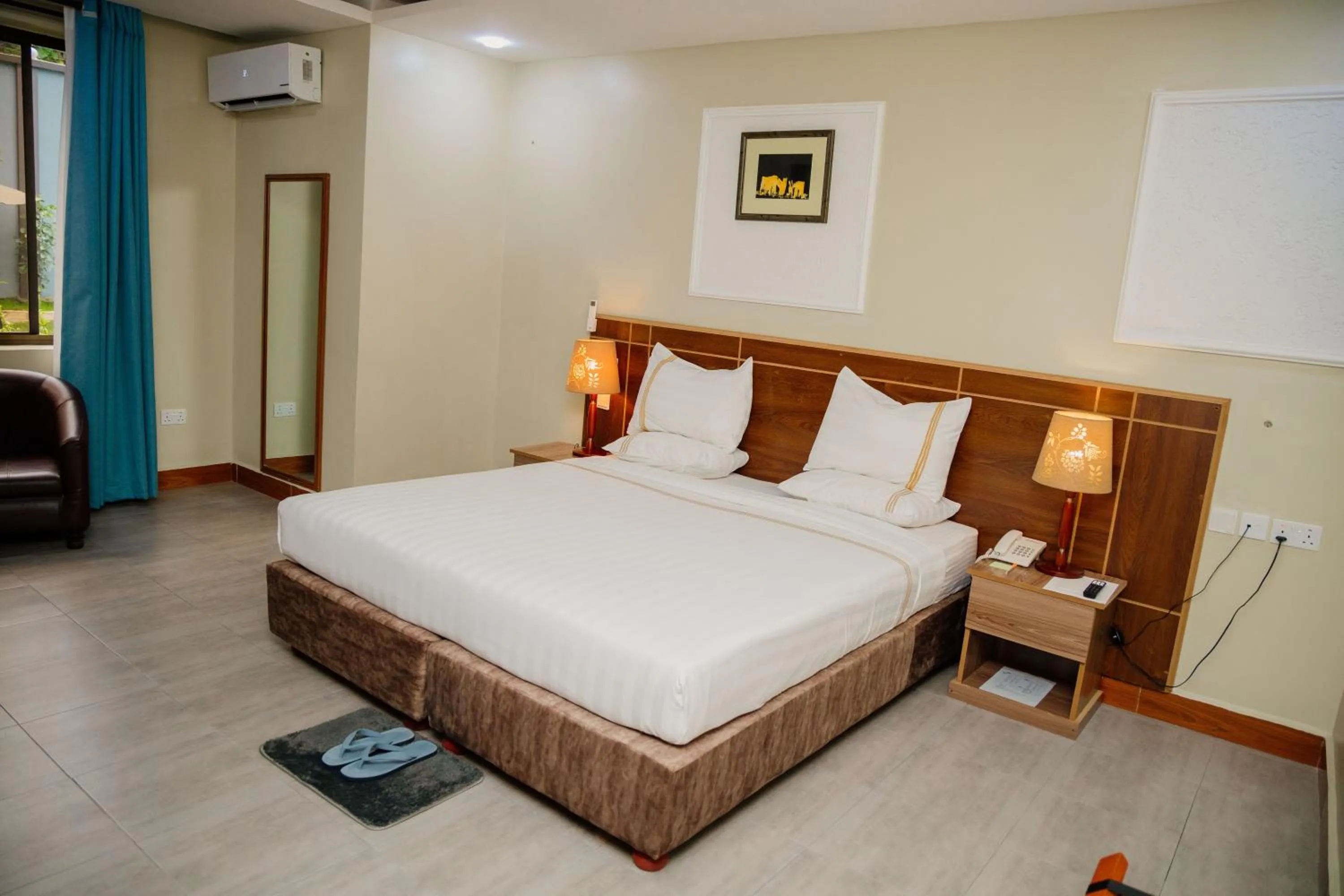 Bedroom, Bed in Greenside Hotel