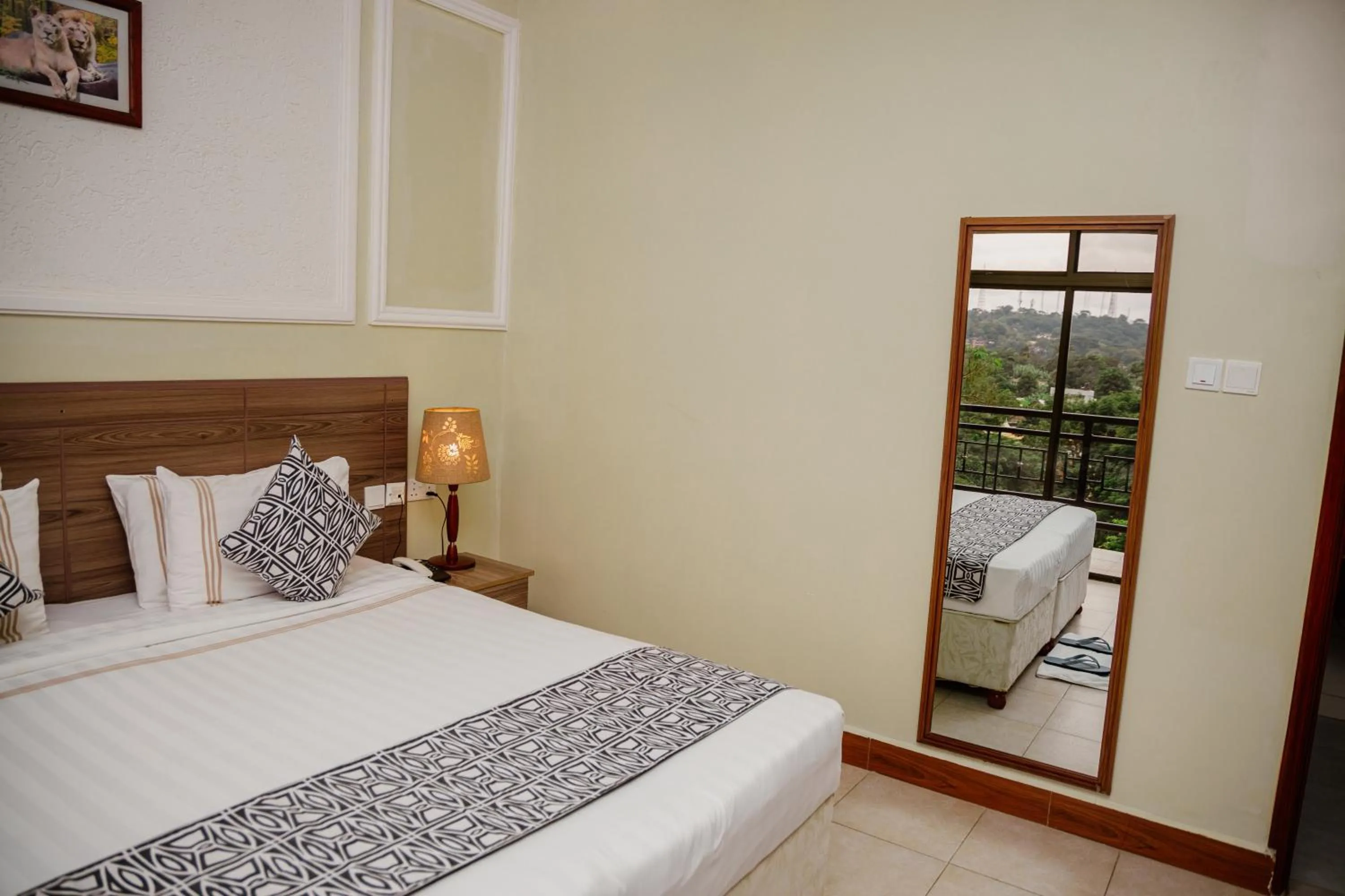 City view, Bed in Greenside Hotel