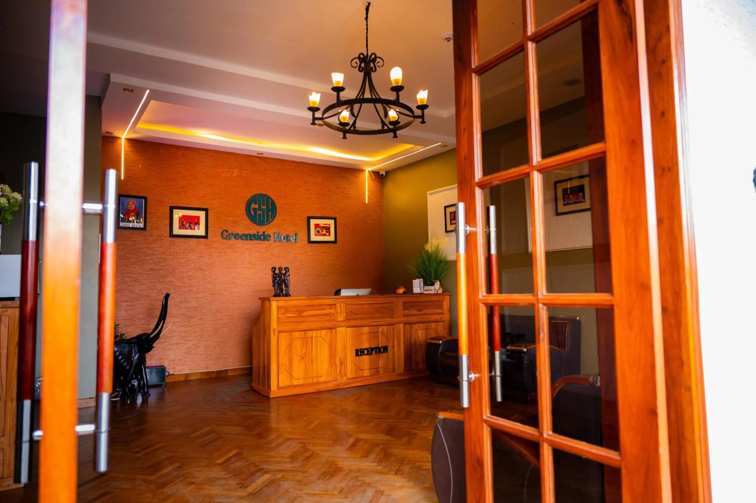 Lobby or reception in Greenside Hotel