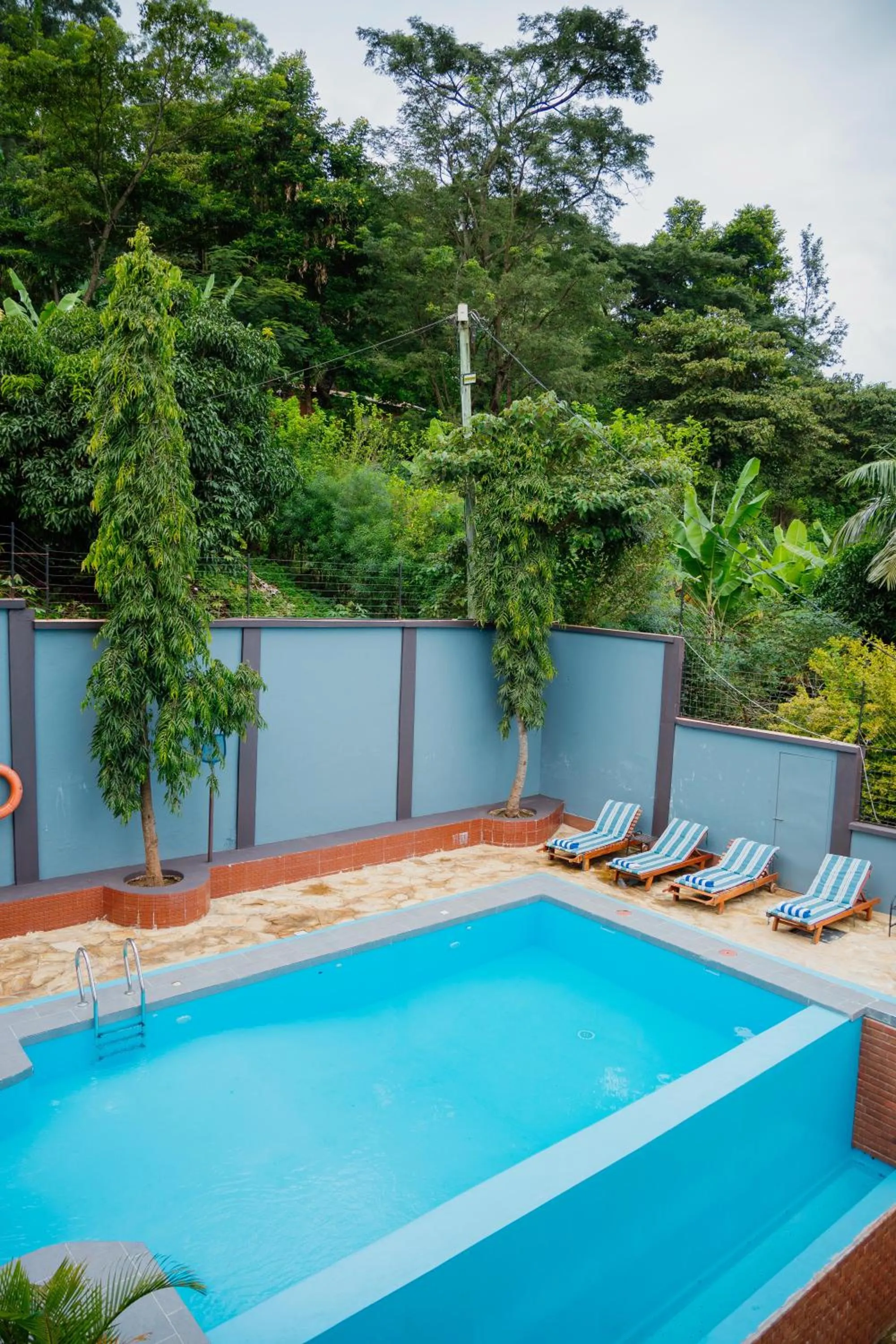 Swimming pool in Greenside Hotel