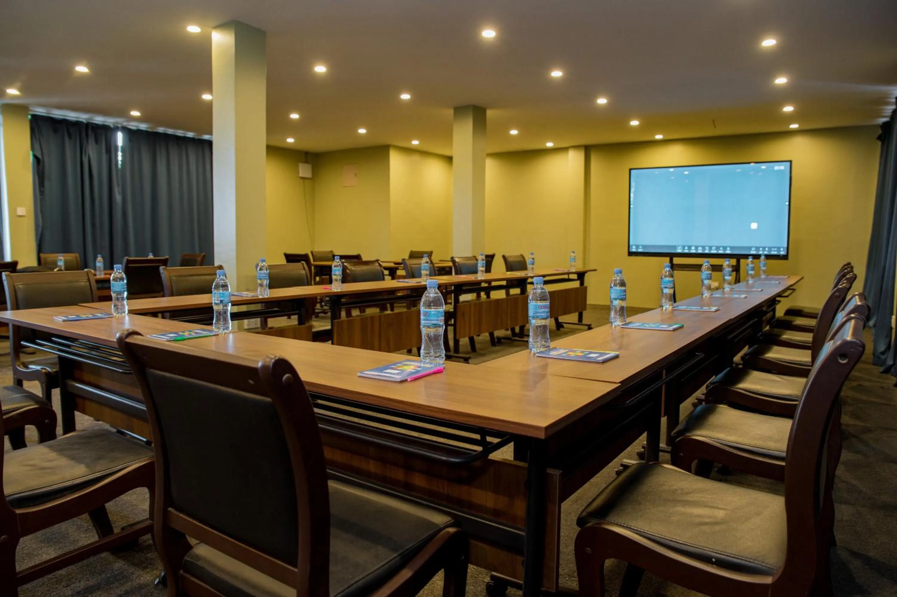 Meeting/conference room in Greenside Hotel