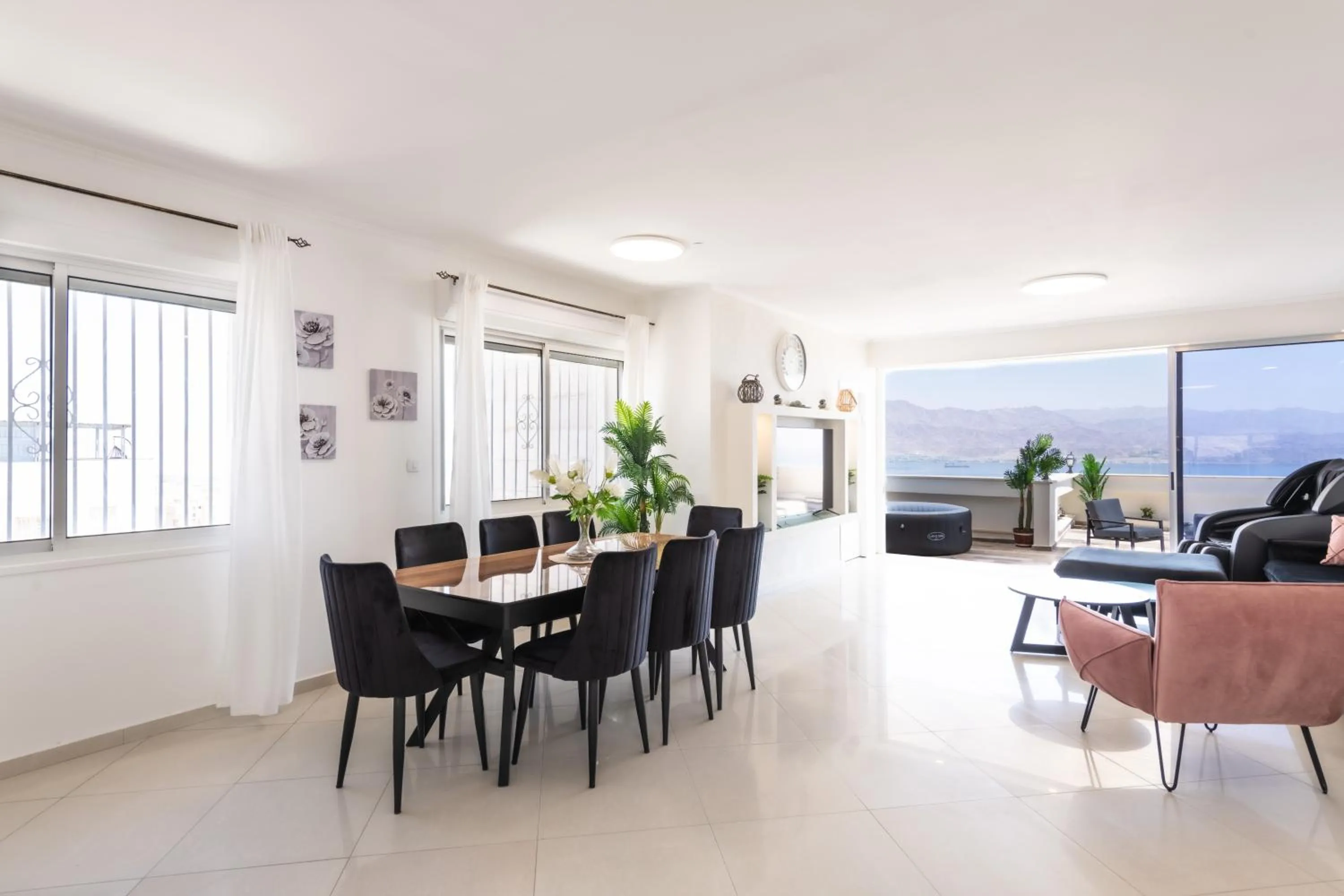 Desert and Sea-penthouse Full Sea view