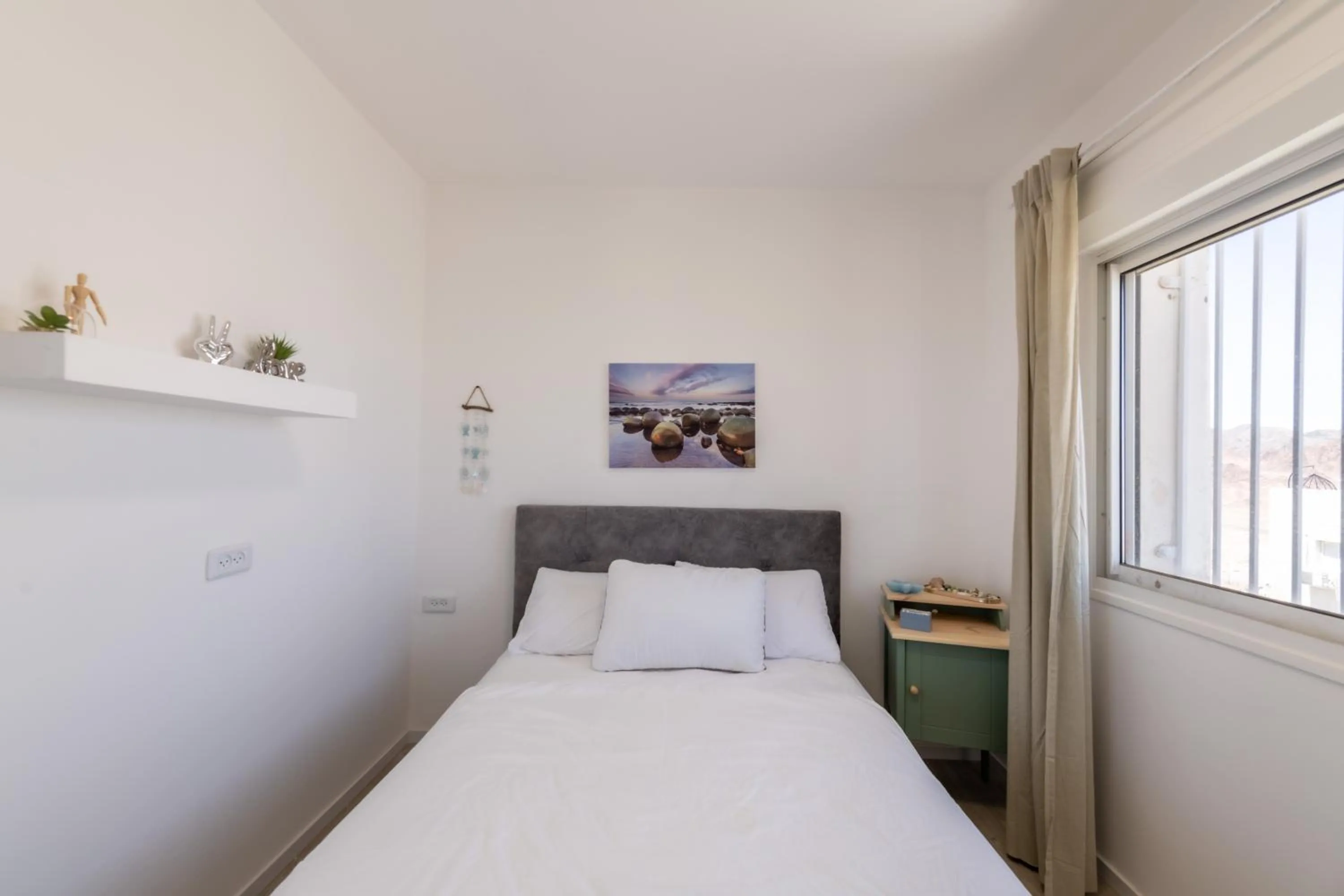 Bed in Desert and Sea-penthouse Full Sea view