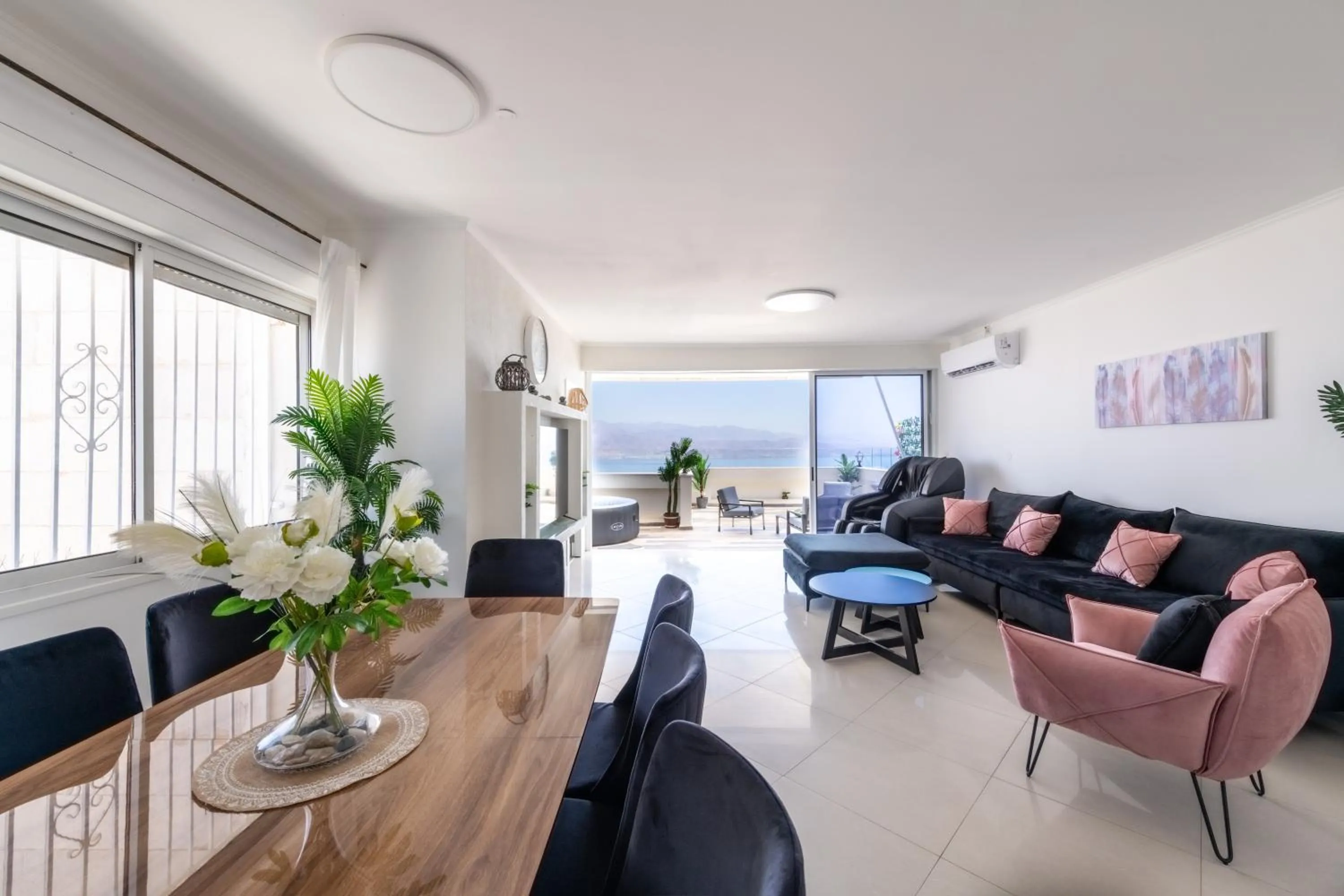 Desert and Sea-penthouse Full Sea view