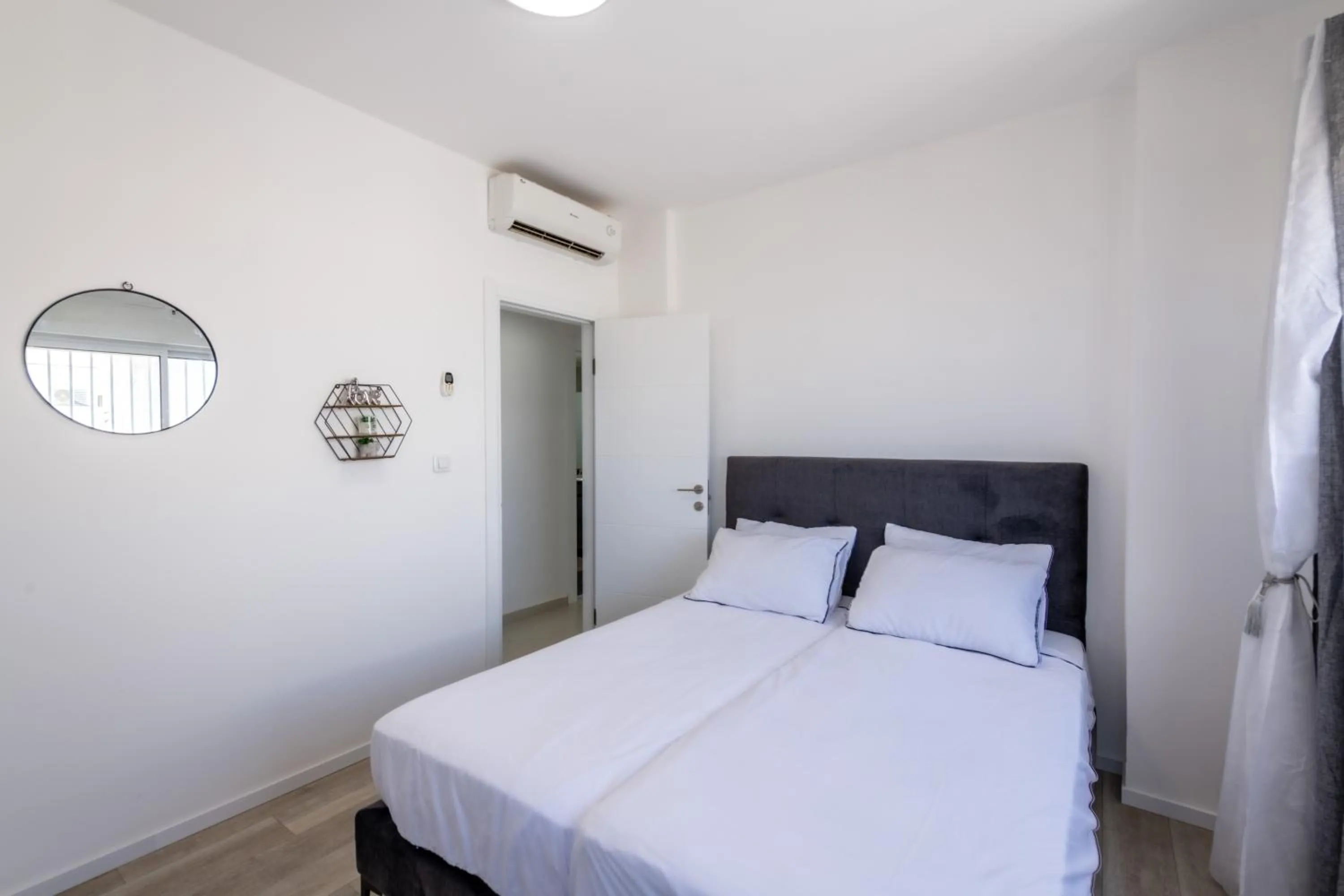Bed in Desert and Sea-penthouse Full Sea view