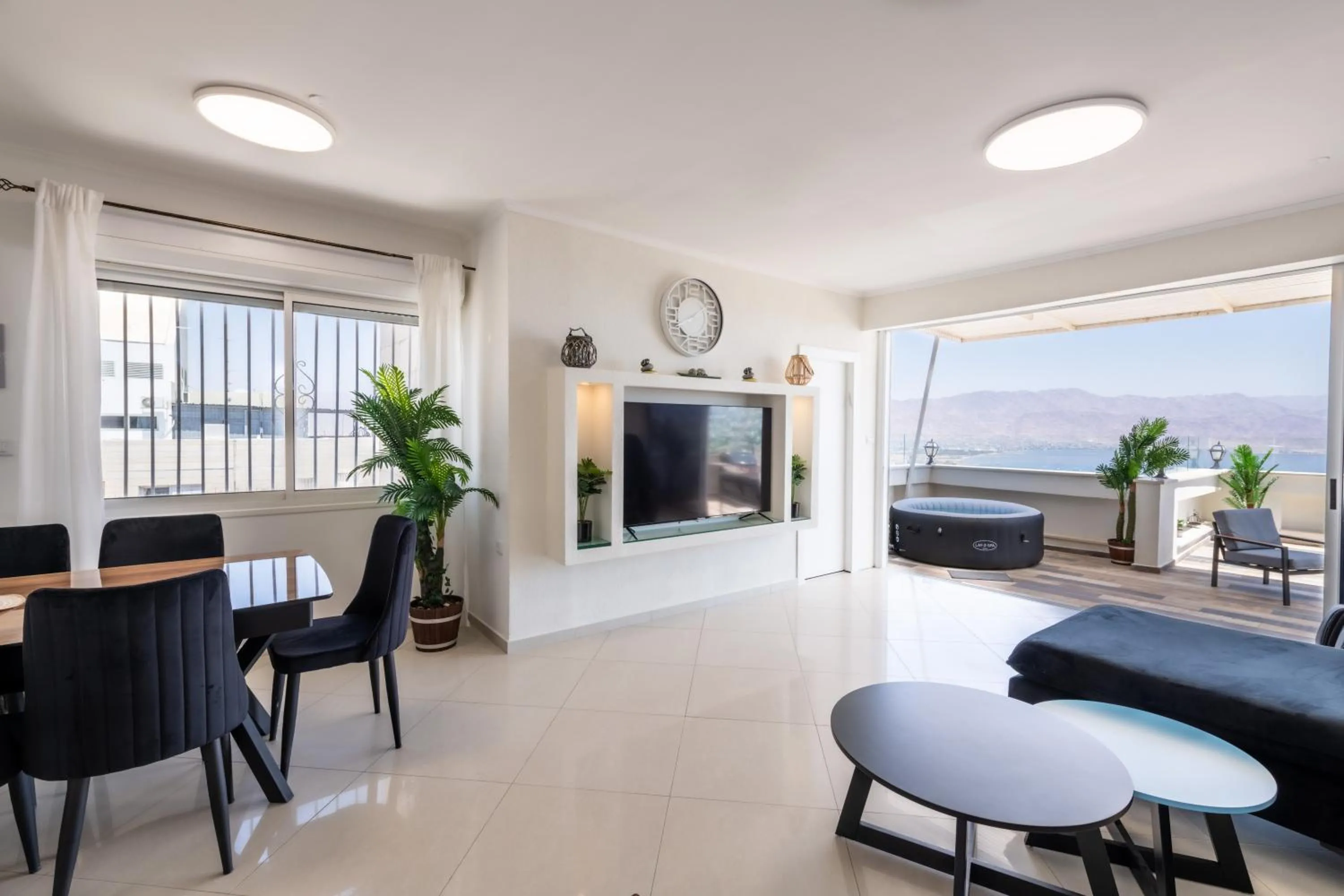 Desert and Sea-penthouse Full Sea view