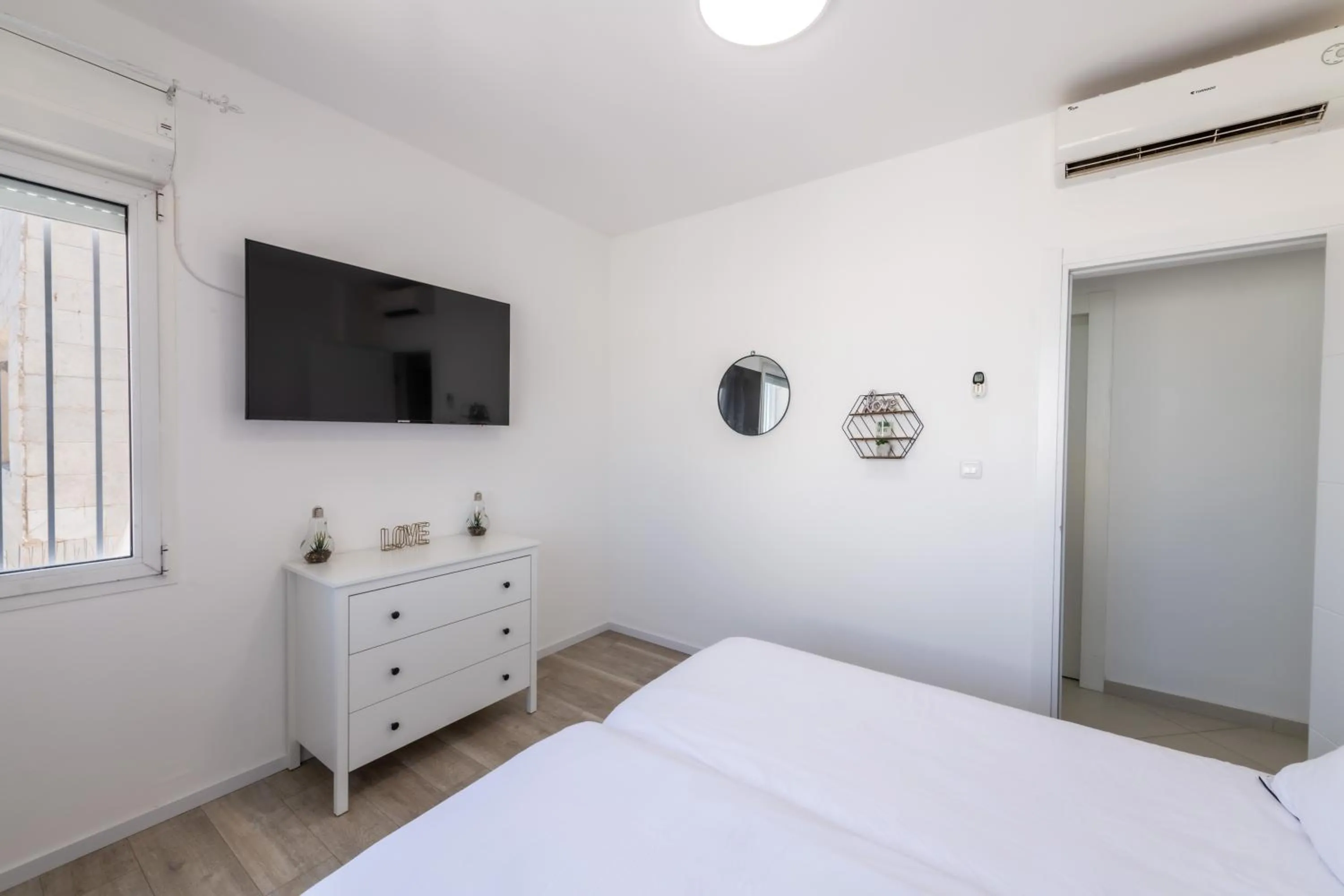 Bed in Desert and Sea-penthouse Full Sea view
