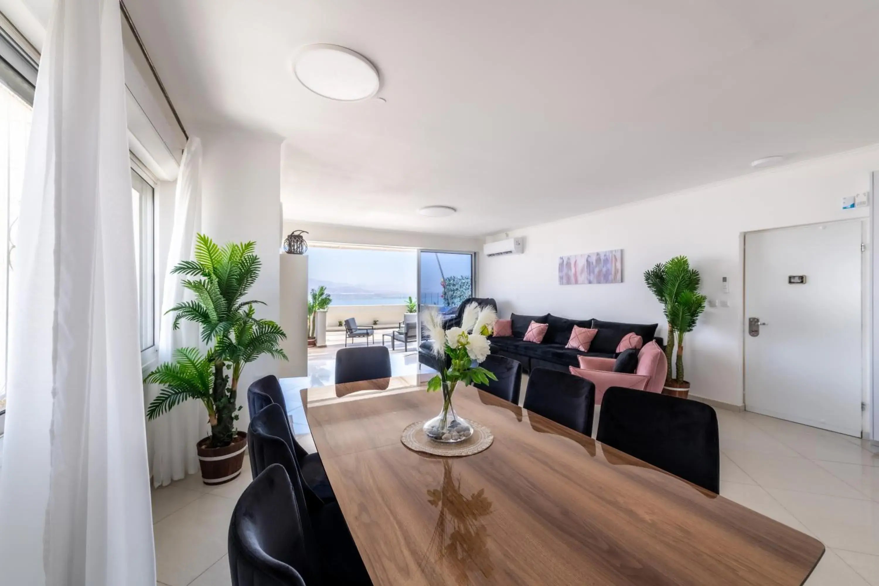 Desert and Sea-penthouse Full Sea view Desert and Sea-penthouse Full Sea view