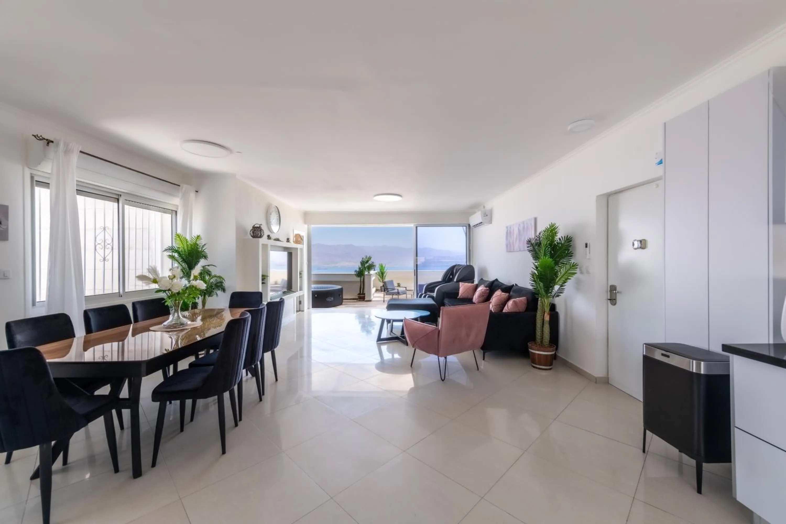 Desert and Sea-penthouse Full Sea view
