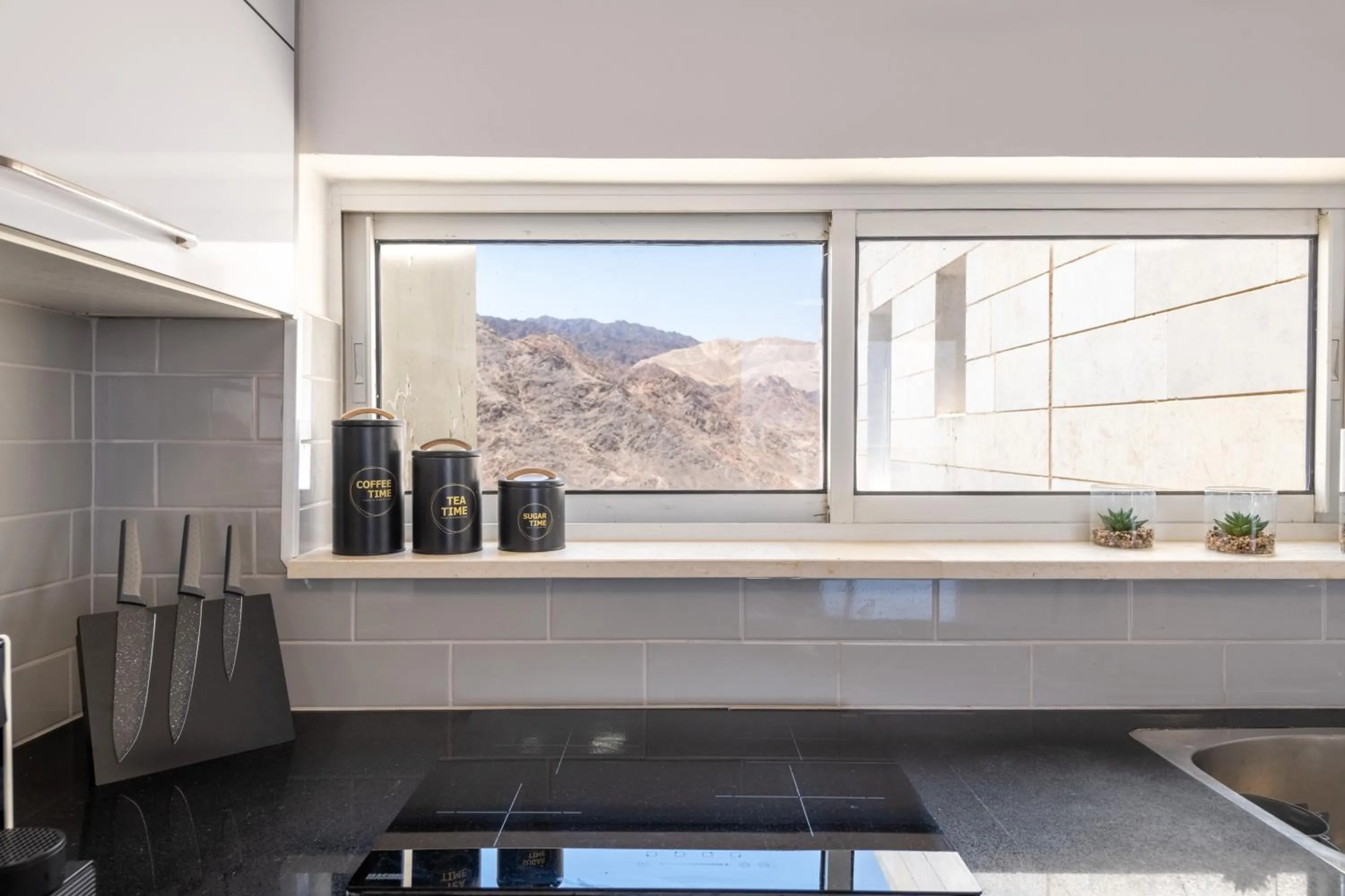 Desert and Sea-penthouse Full Sea view