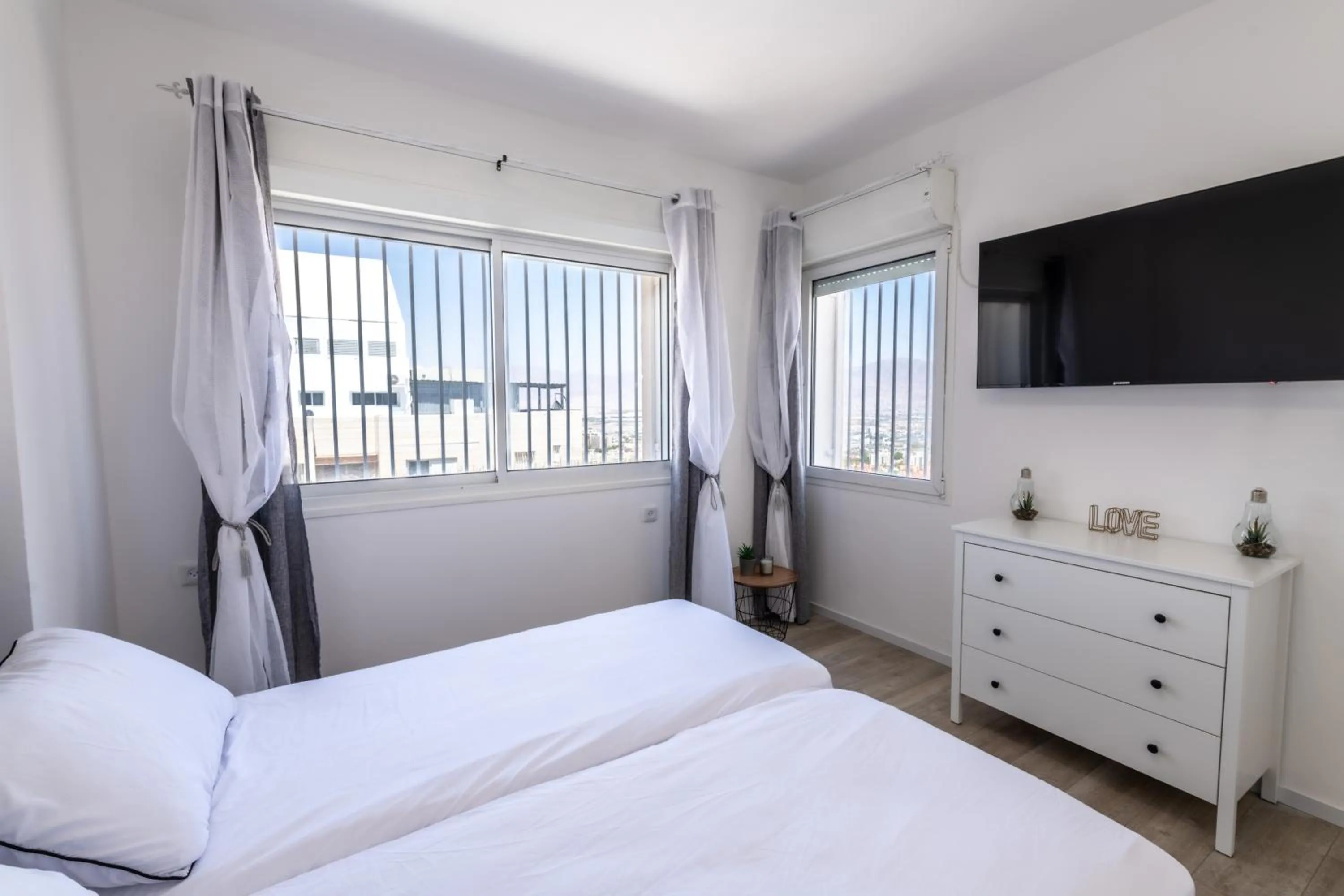 Bed in Desert and Sea-penthouse Full Sea view