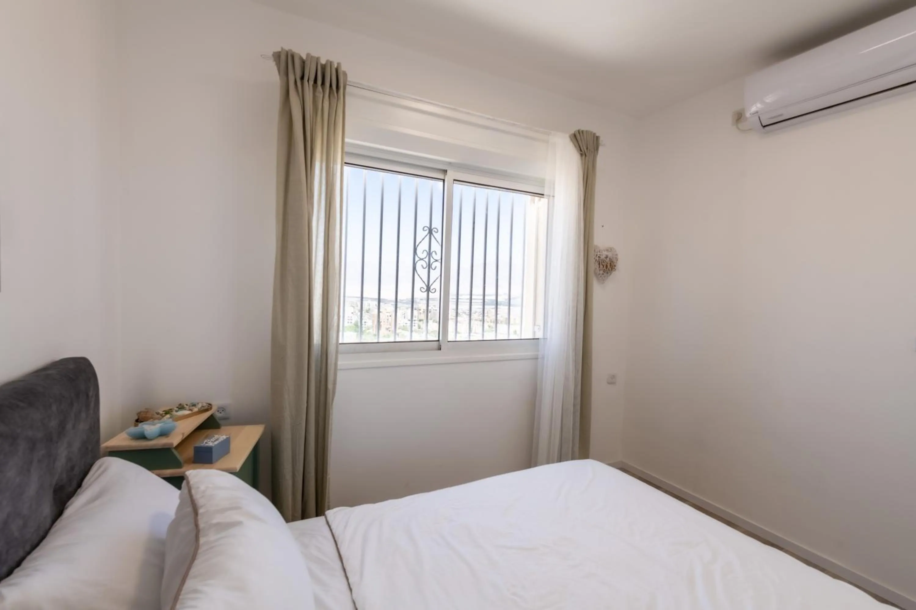 Bed in Desert and Sea-penthouse Full Sea view