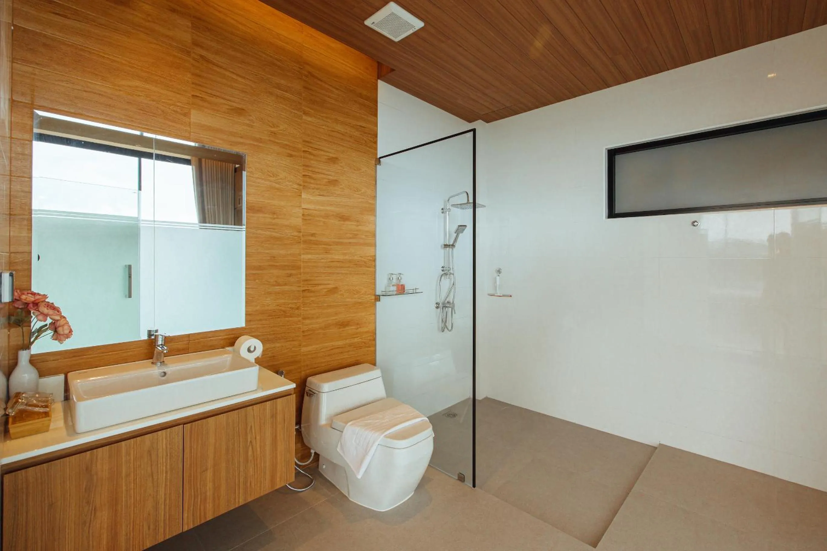 Shower in Krajokkaew mouthten khao yai