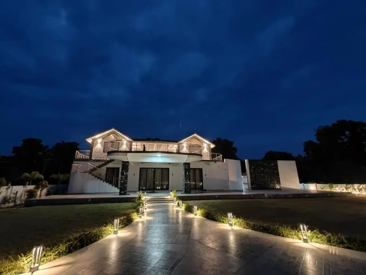 Property Building in Destiny Bay Pool Breeze Resorts Property Building in Destiny Bay Pool Breeze Resorts