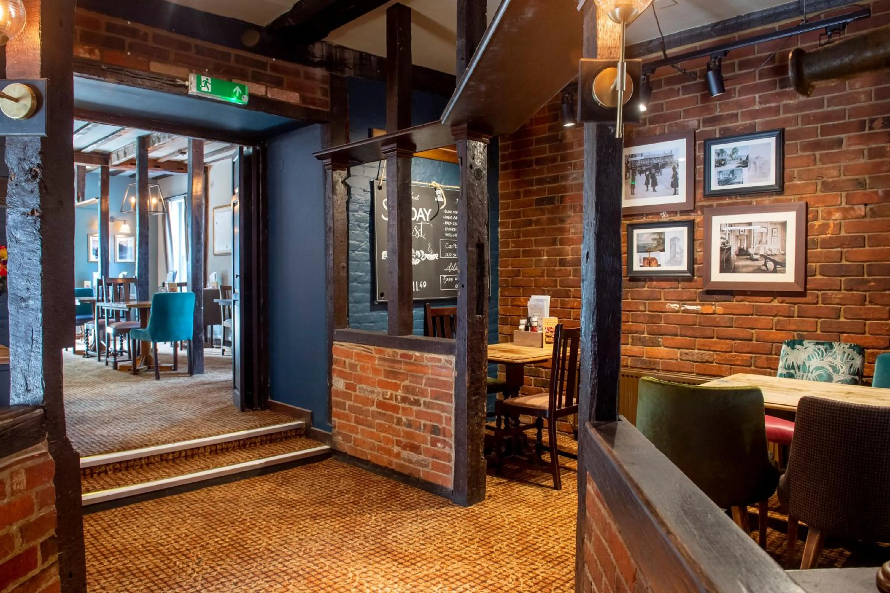 Restaurant/places to eat in The White Hart by Innkeeper's Collection