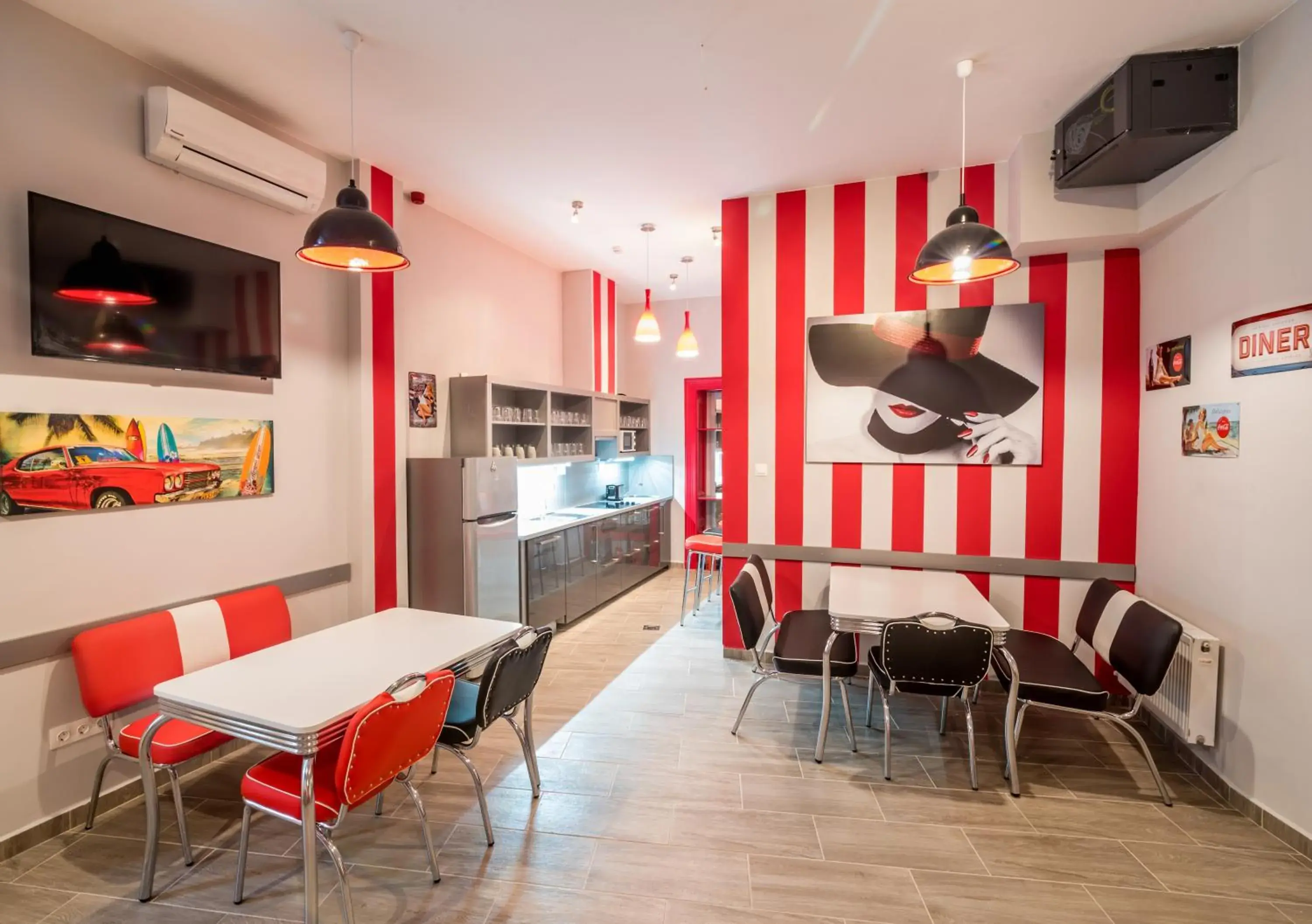 Restaurant/places to eat in Full Moon Budapest Restaurant/places to eat in Full Moon Budapest