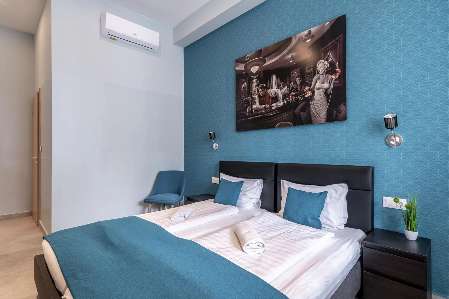 Bedroom, Bed in Full Moon Budapest