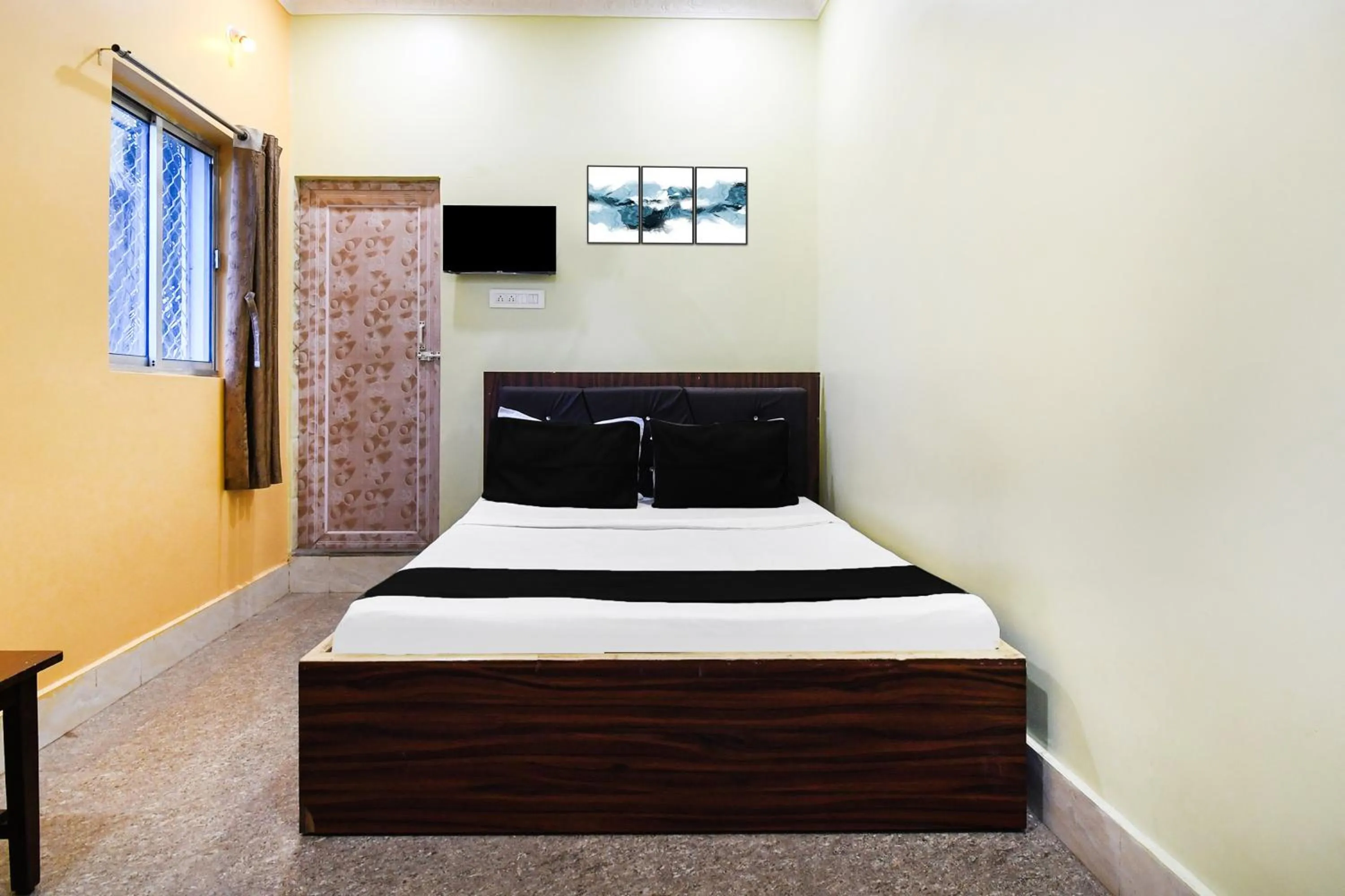 Bedroom, Bed in Hotel O Paschima dwar Jagannath temple formerly Ananga Lodge