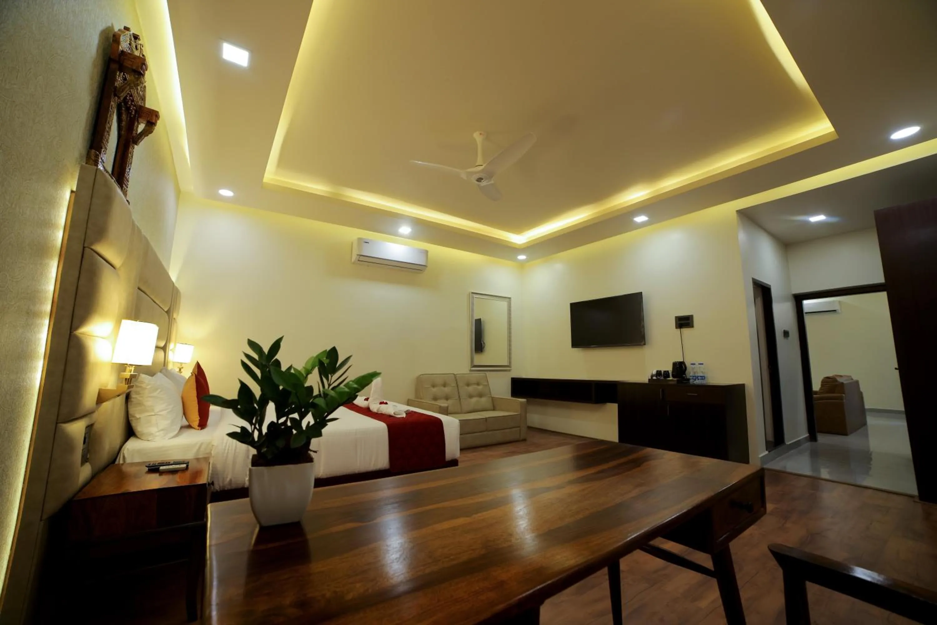 Bedroom in Lake Valley Resort and Spa Tirupati, 27 kms from Talakona Waterfall