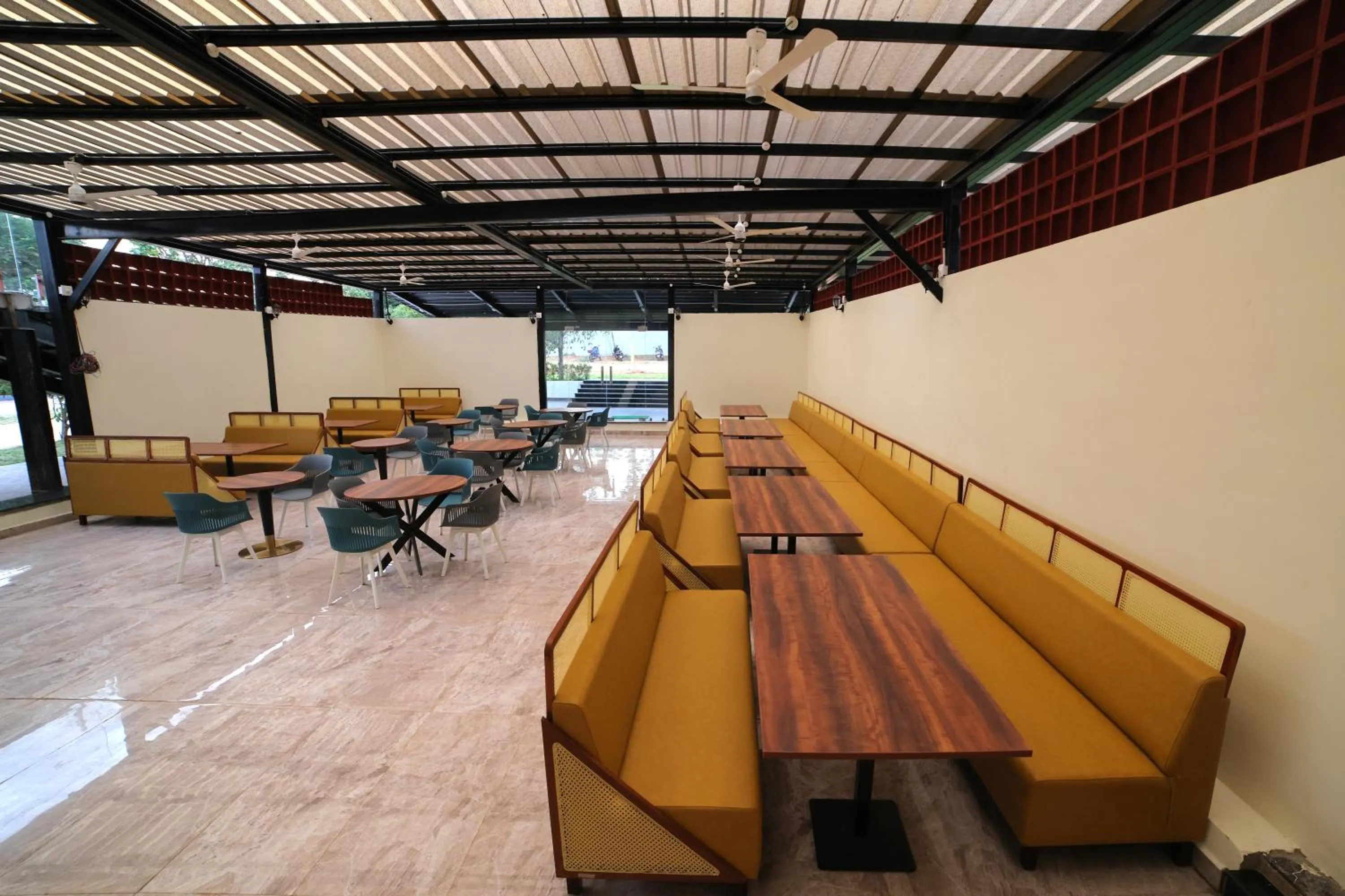 Restaurant/places to eat in Lake Valley Resort and Spa Tirupati, 27 kms from Talakona Waterfall