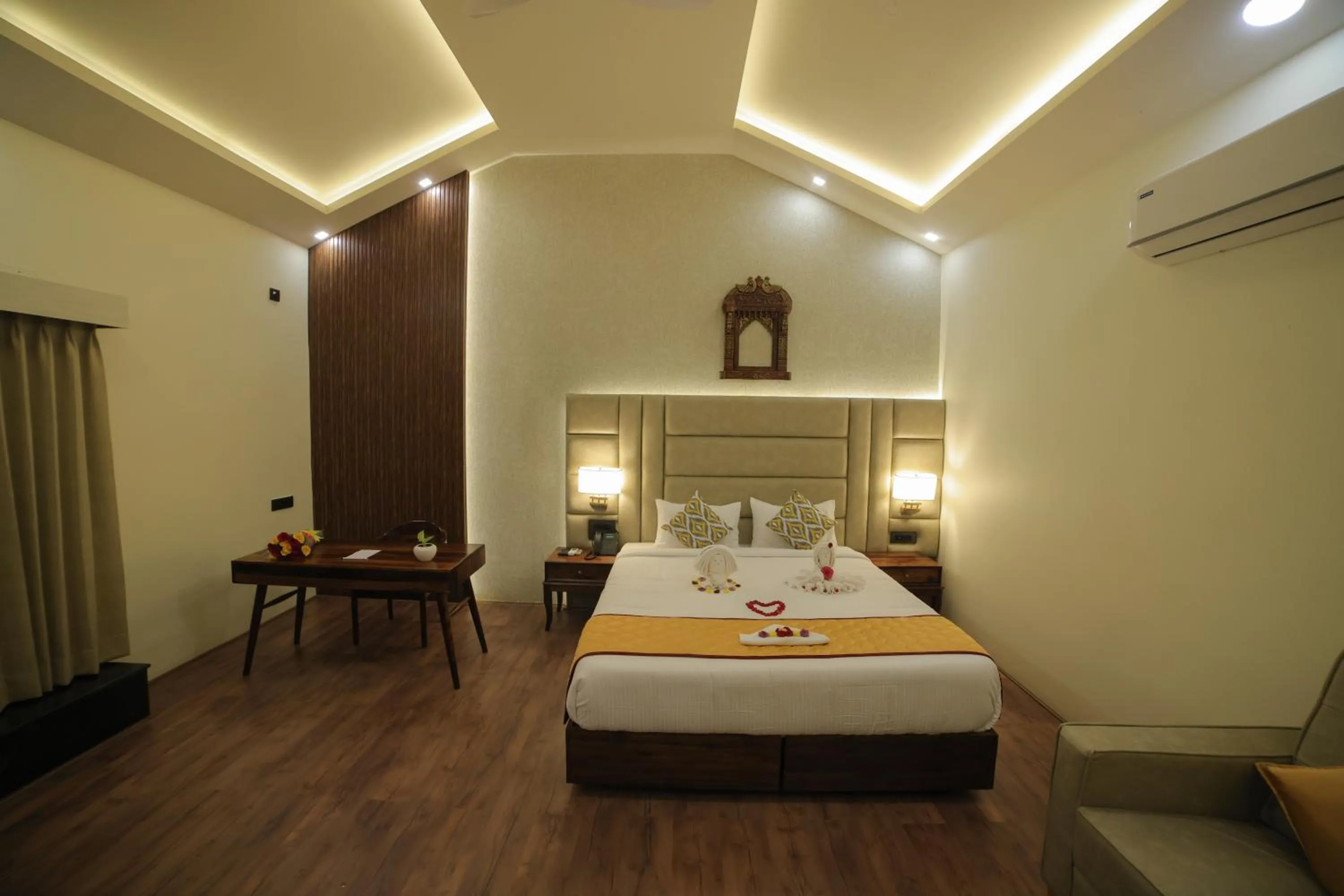 Bedroom, Bed in Lake Valley Resort and Spa Tirupati, 27 kms from Talakona Waterfall