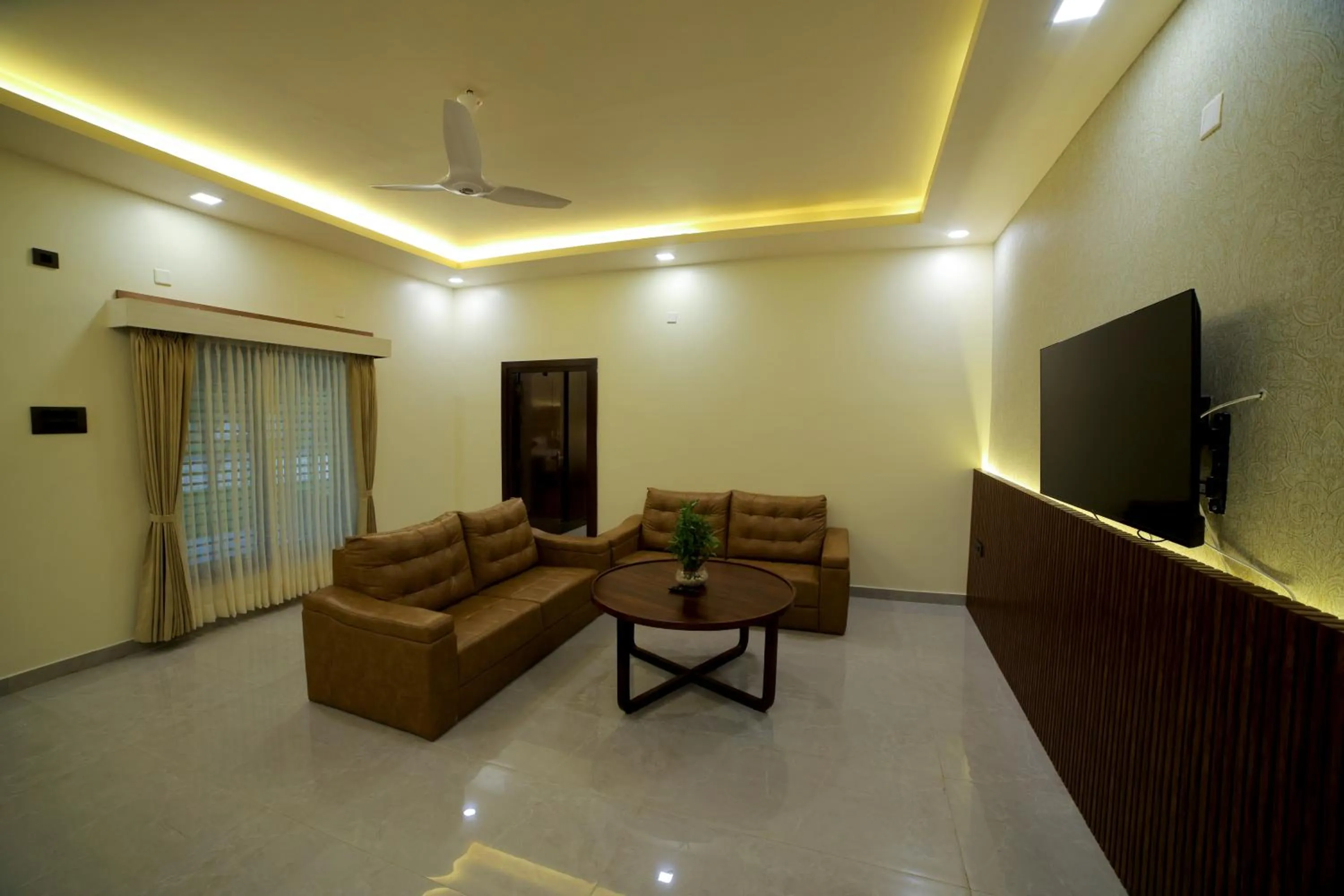 Living room in Lake Valley Resort and Spa Tirupati, 27 kms from Talakona Waterfall