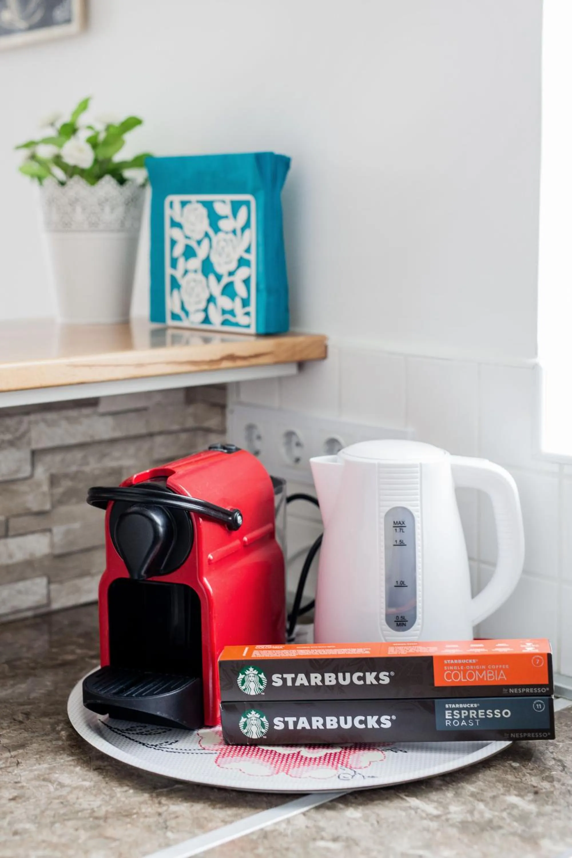 Coffee/tea facilities in Grand Budapest Apartments