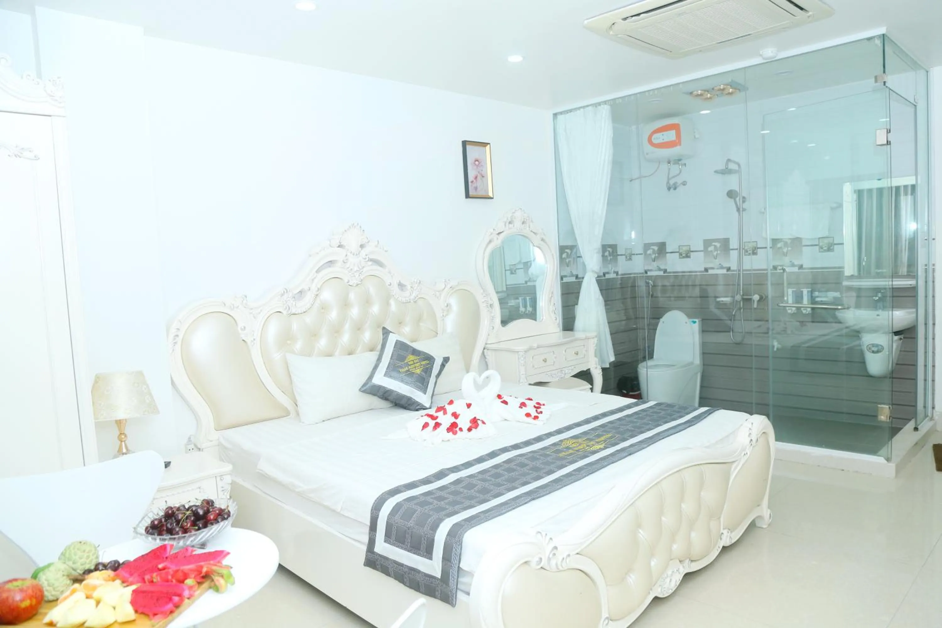 Single Room with Private Bathroom in Noi Bai Ville Airport Hotel