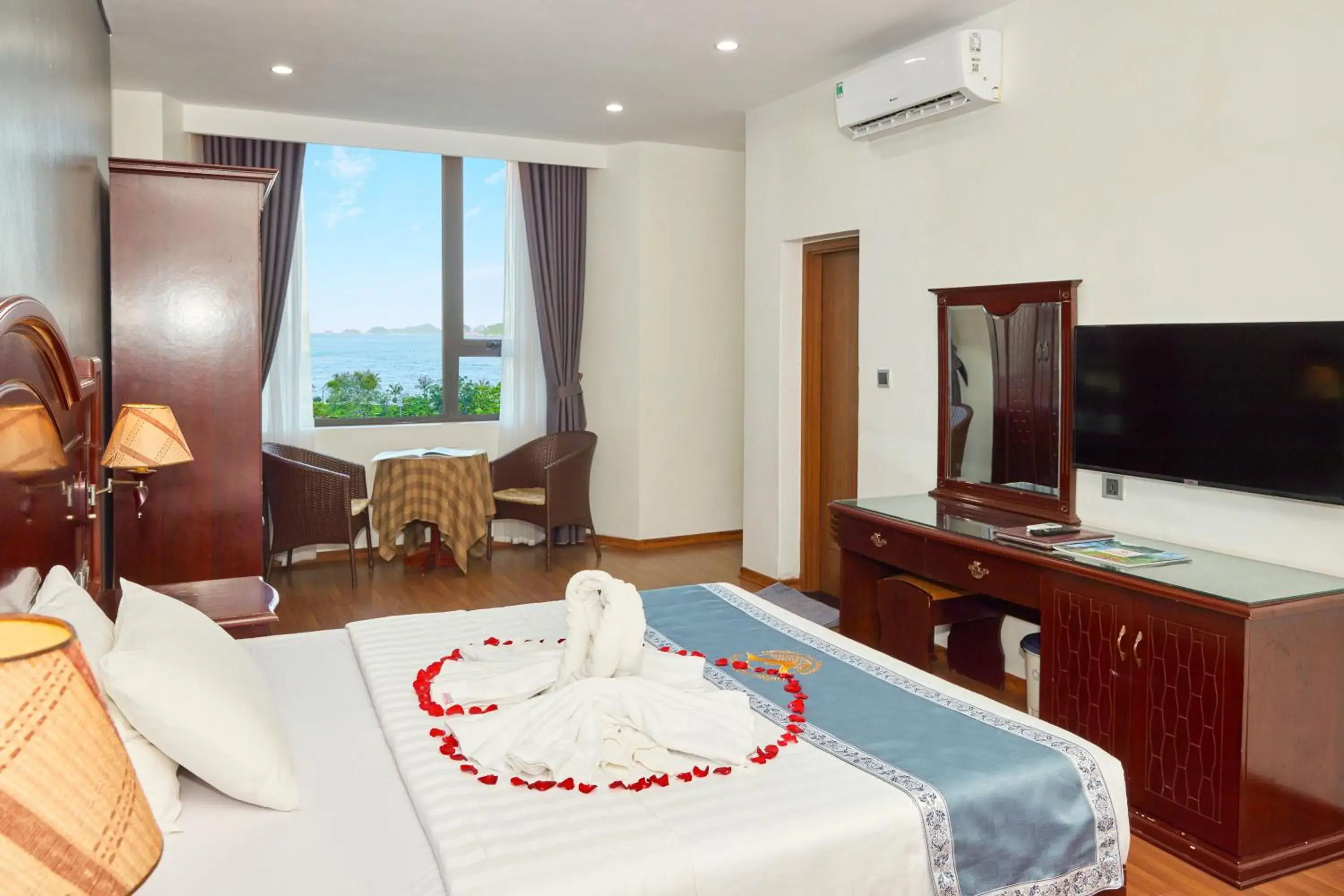 Bedroom in Gieng Ngoc Sea moutain View Cat Ba Bedroom in Gieng Ngoc Sea moutain View Cat Ba