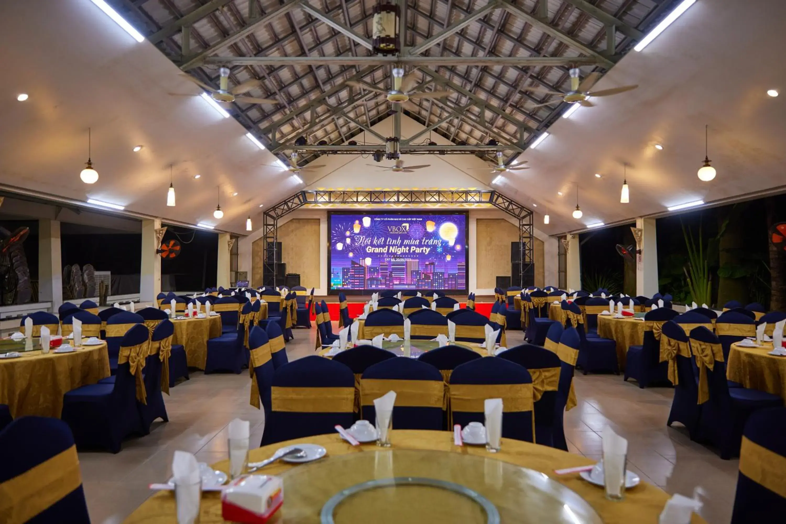 Restaurant/places to eat in Gieng Ngoc Sea moutain View Cat Ba Restaurant/places to eat in Gieng Ngoc Sea moutain View Cat Ba