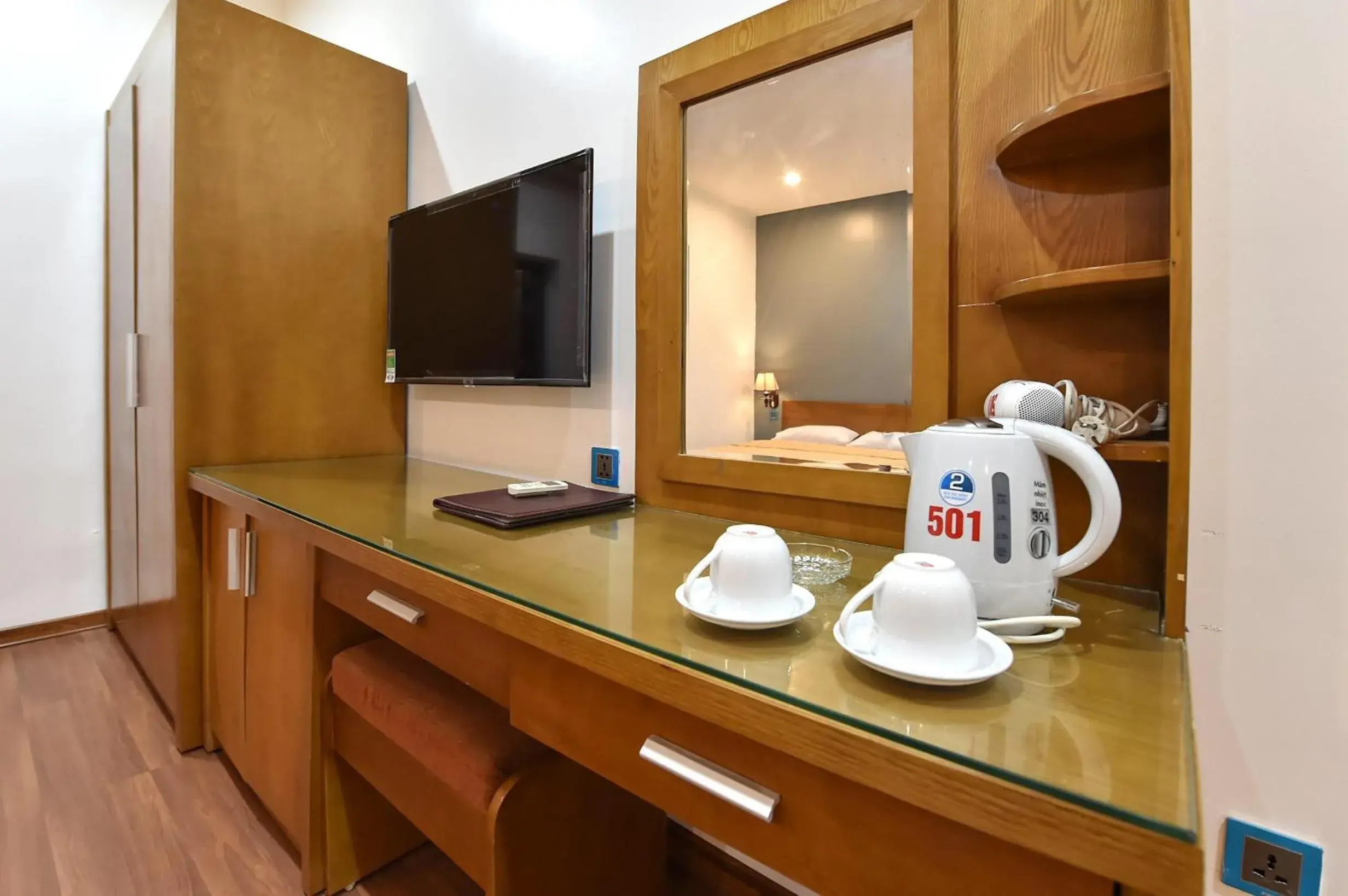 Coffee/tea facilities in Gieng Ngoc Sea moutain View Cat Ba Coffee/tea facilities in Gieng Ngoc Sea moutain View Cat Ba