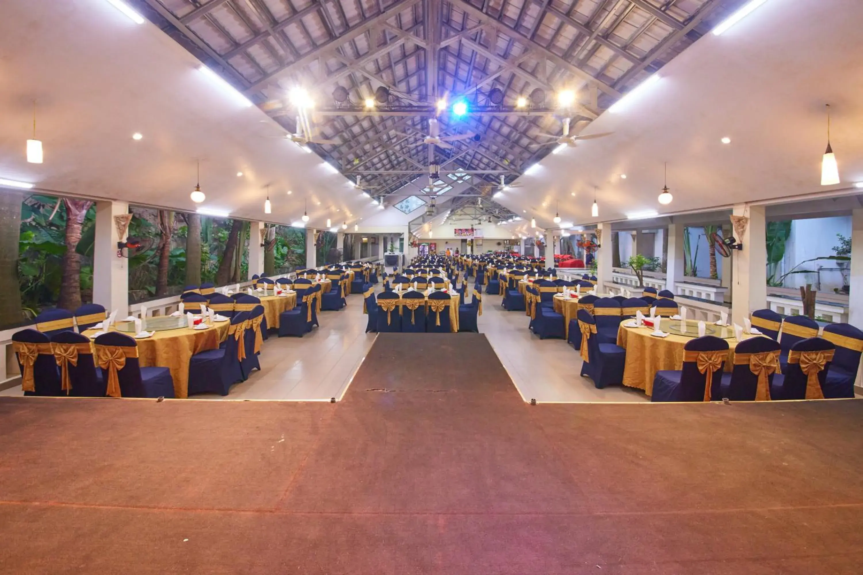 Restaurant/places to eat in Gieng Ngoc Sea moutain View Cat Ba Restaurant/places to eat in Gieng Ngoc Sea moutain View Cat Ba