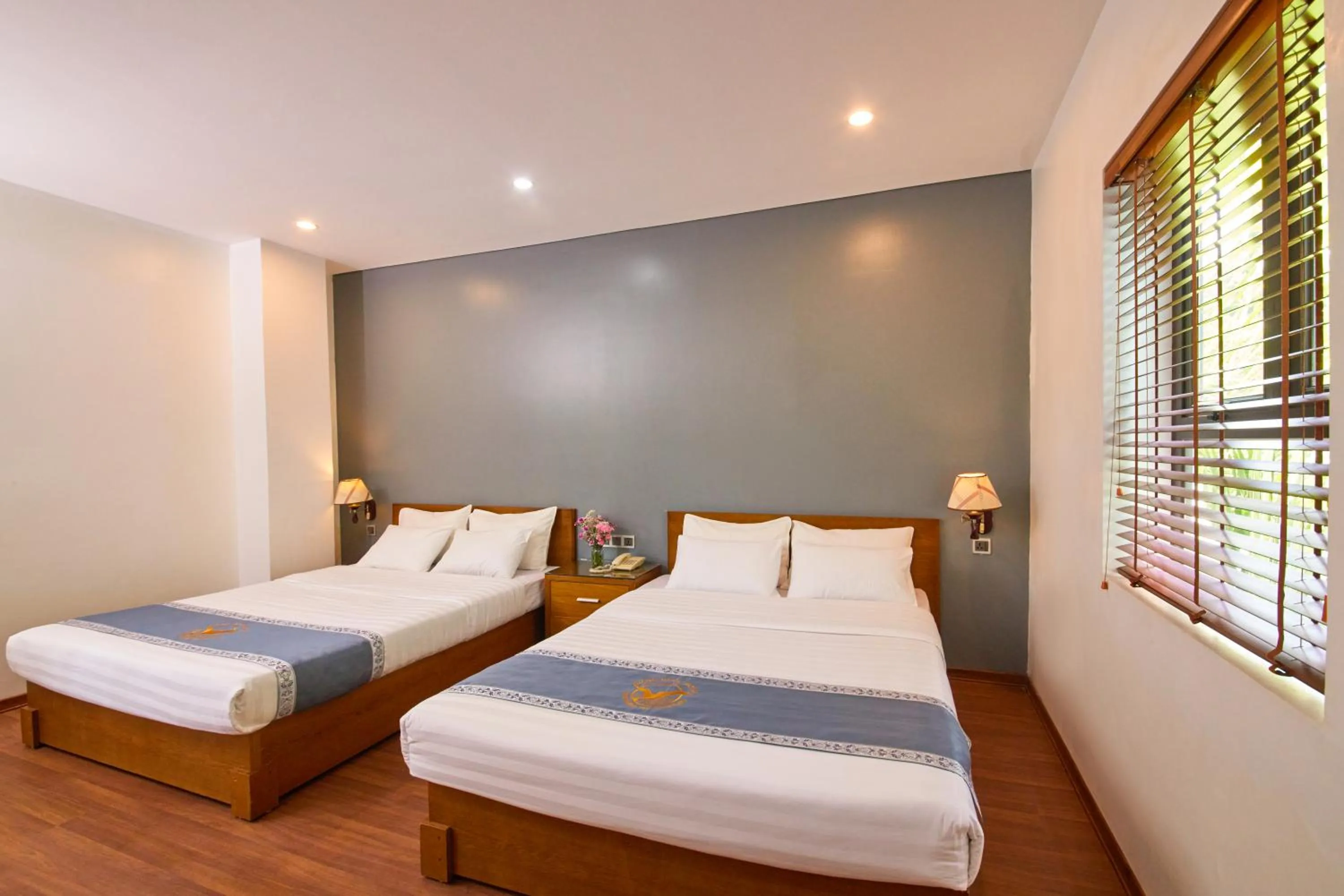 Bed in Gieng Ngoc Sea moutain View Cat Ba