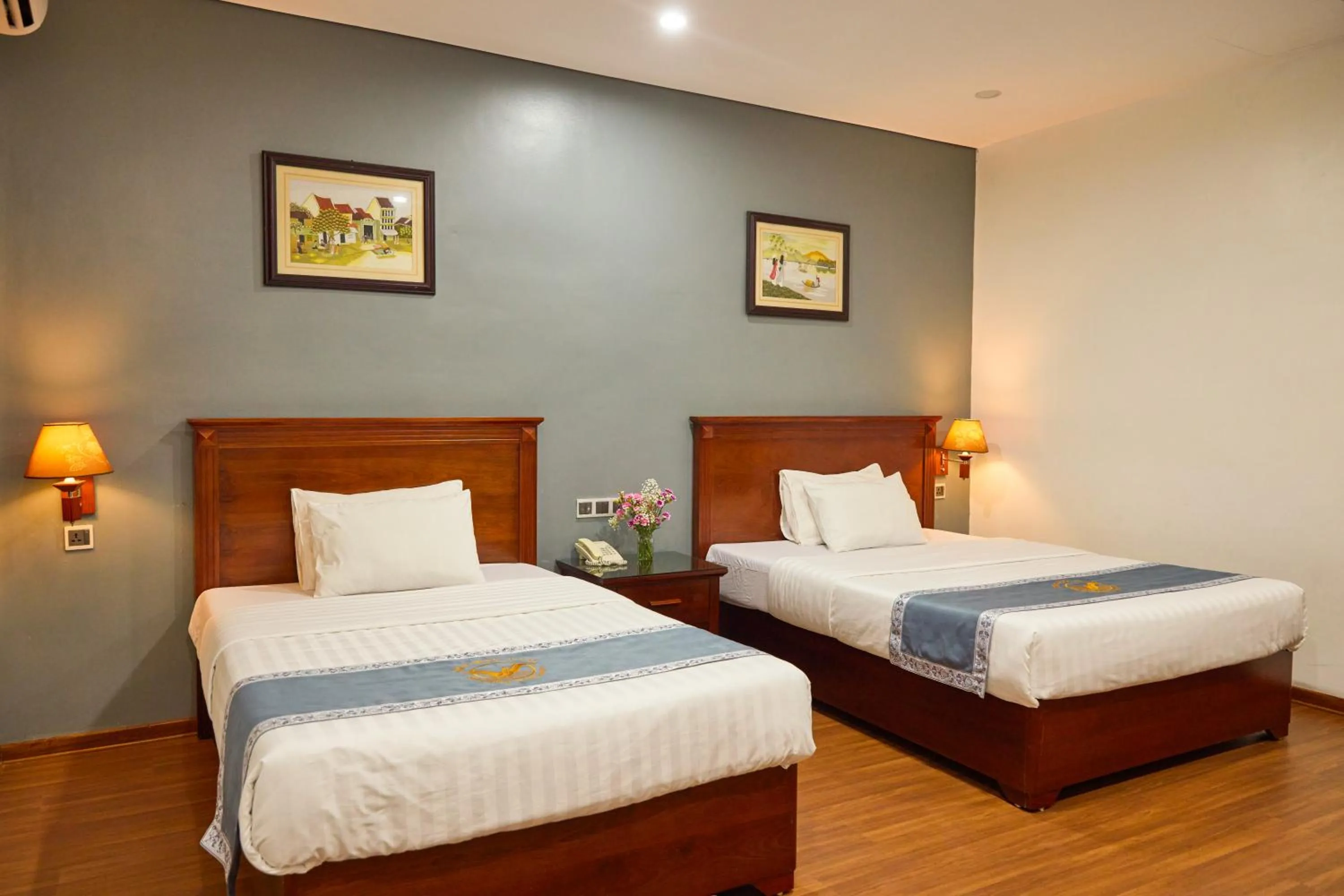 Bed in Gieng Ngoc Sea moutain View Cat Ba