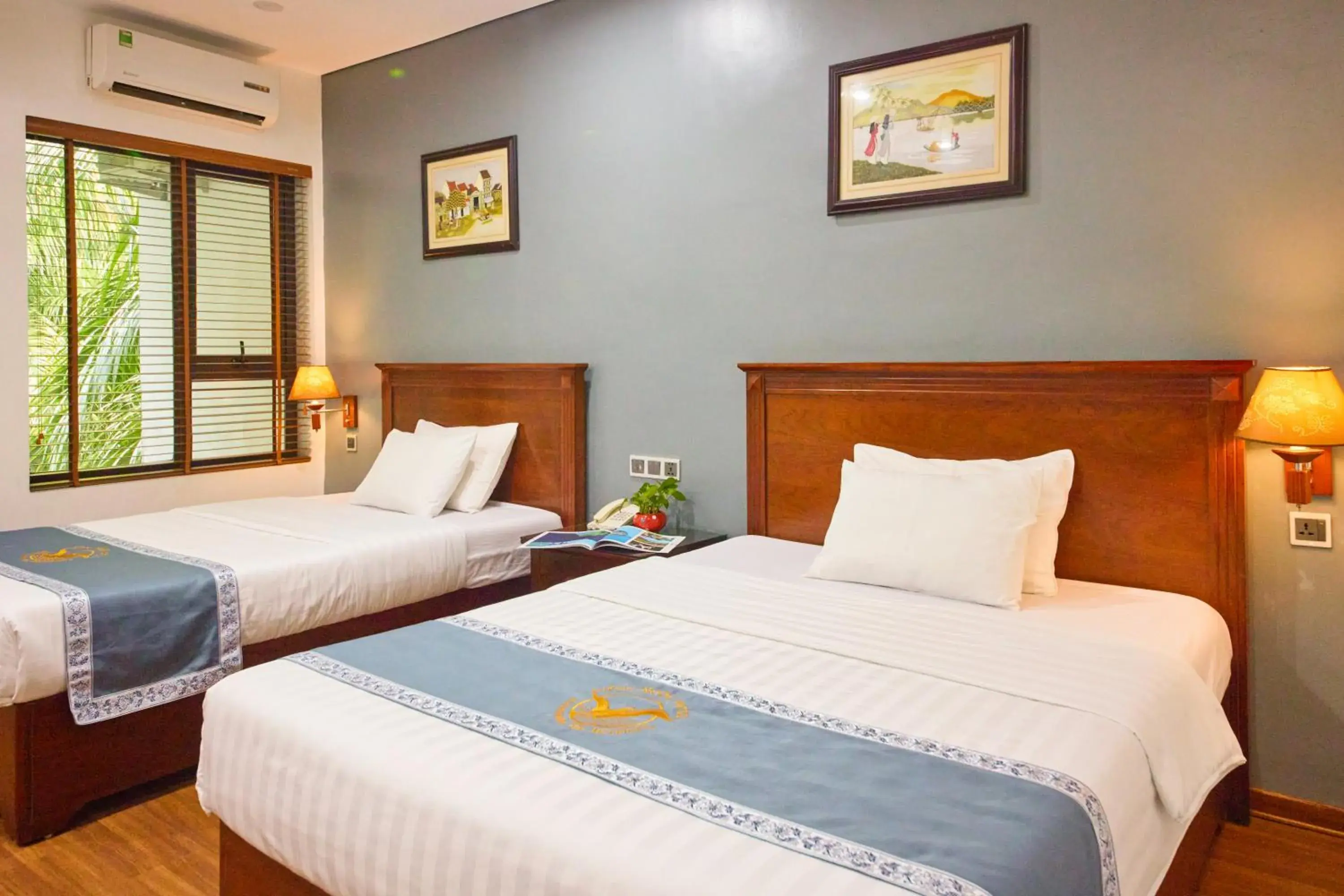 Triple Room with Mountain View in Gieng Ngoc Sea moutain View Cat Ba Triple Room with Mountain View in Gieng Ngoc Sea moutain View Cat Ba