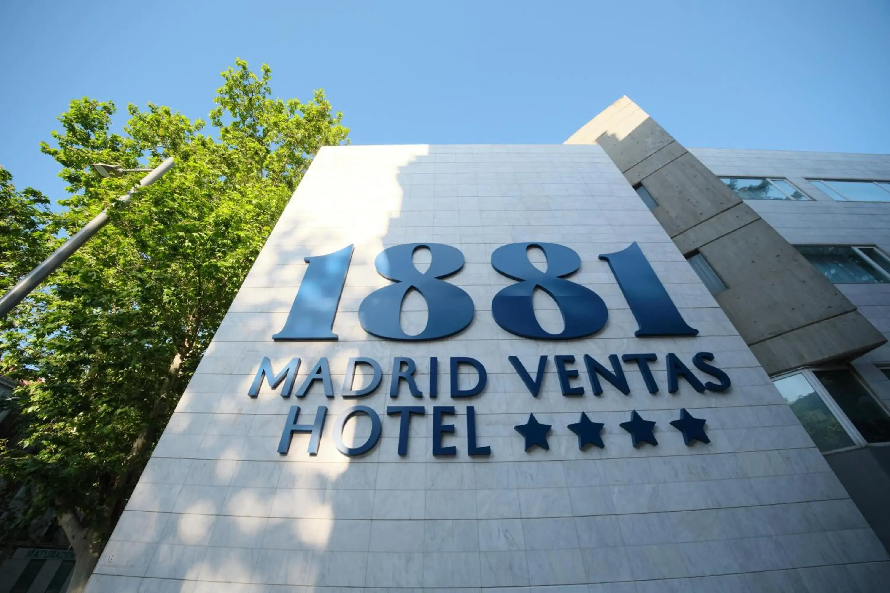Property building in 1881 Madrid Ventas Hotel Property building in 1881 Madrid Ventas Hotel