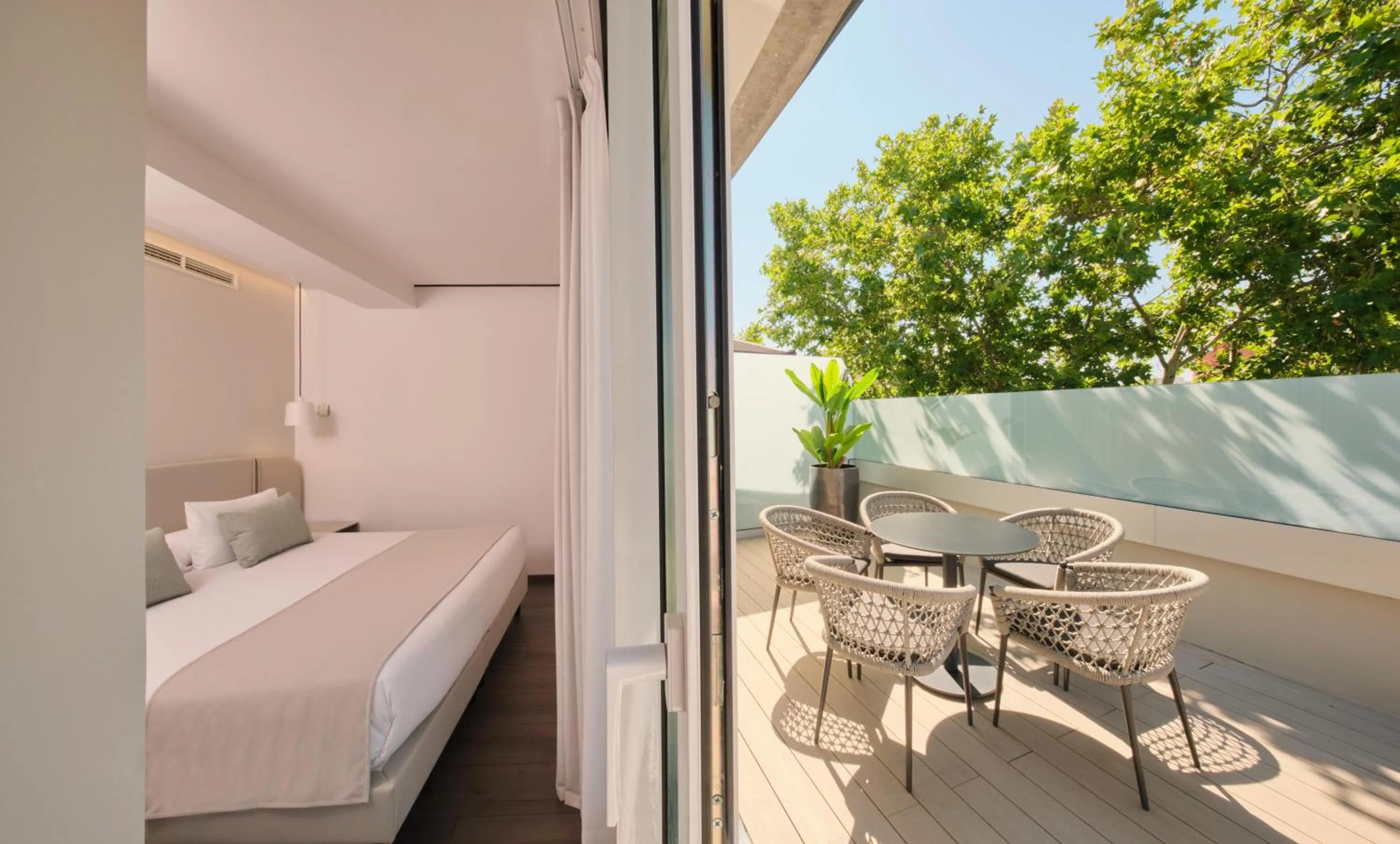 Photo of the whole room, Bed in 1881 Madrid Ventas Hotel