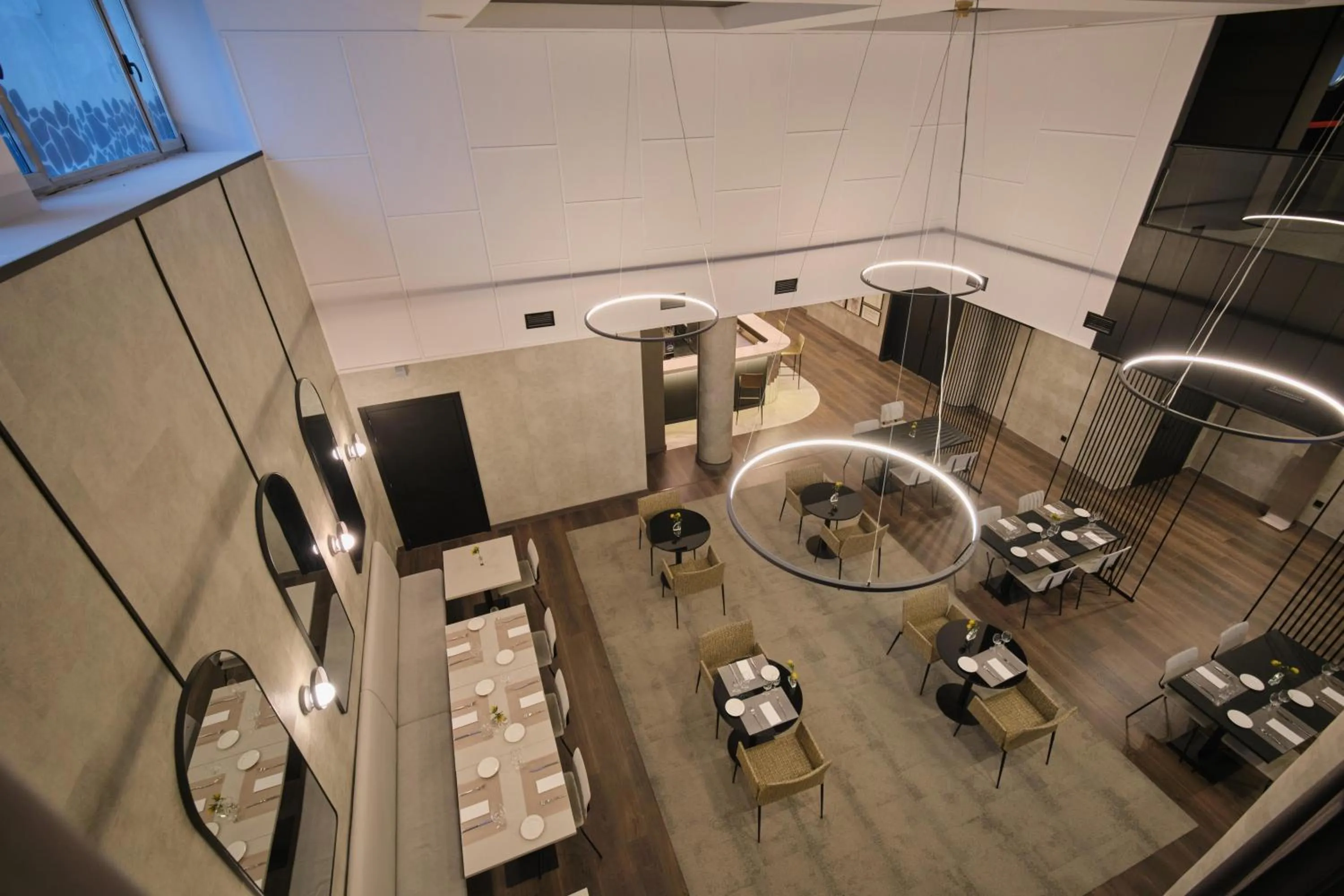 Restaurant/places to eat in 1881 Madrid Ventas Hotel