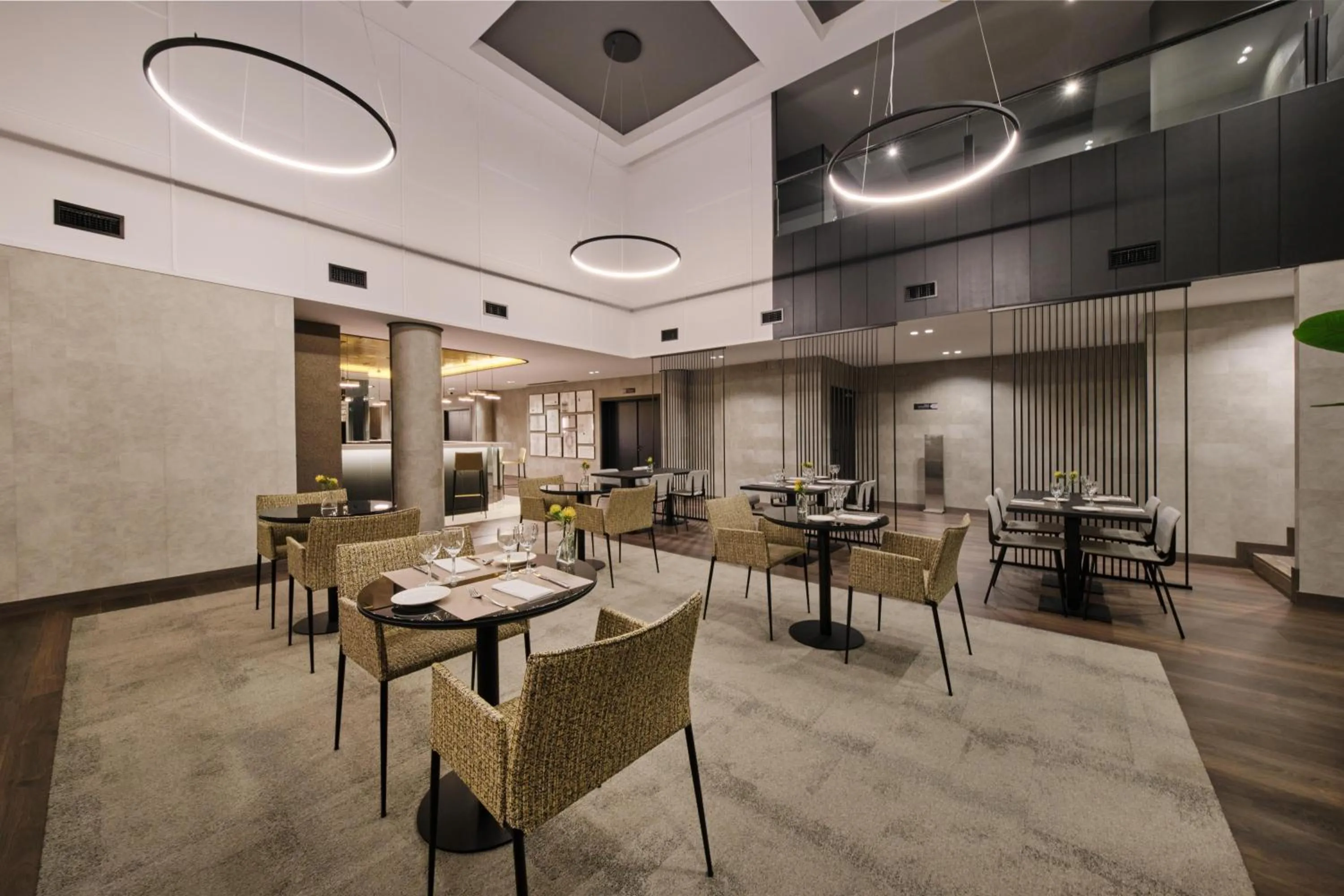 Restaurant/places to eat in 1881 Madrid Ventas Hotel