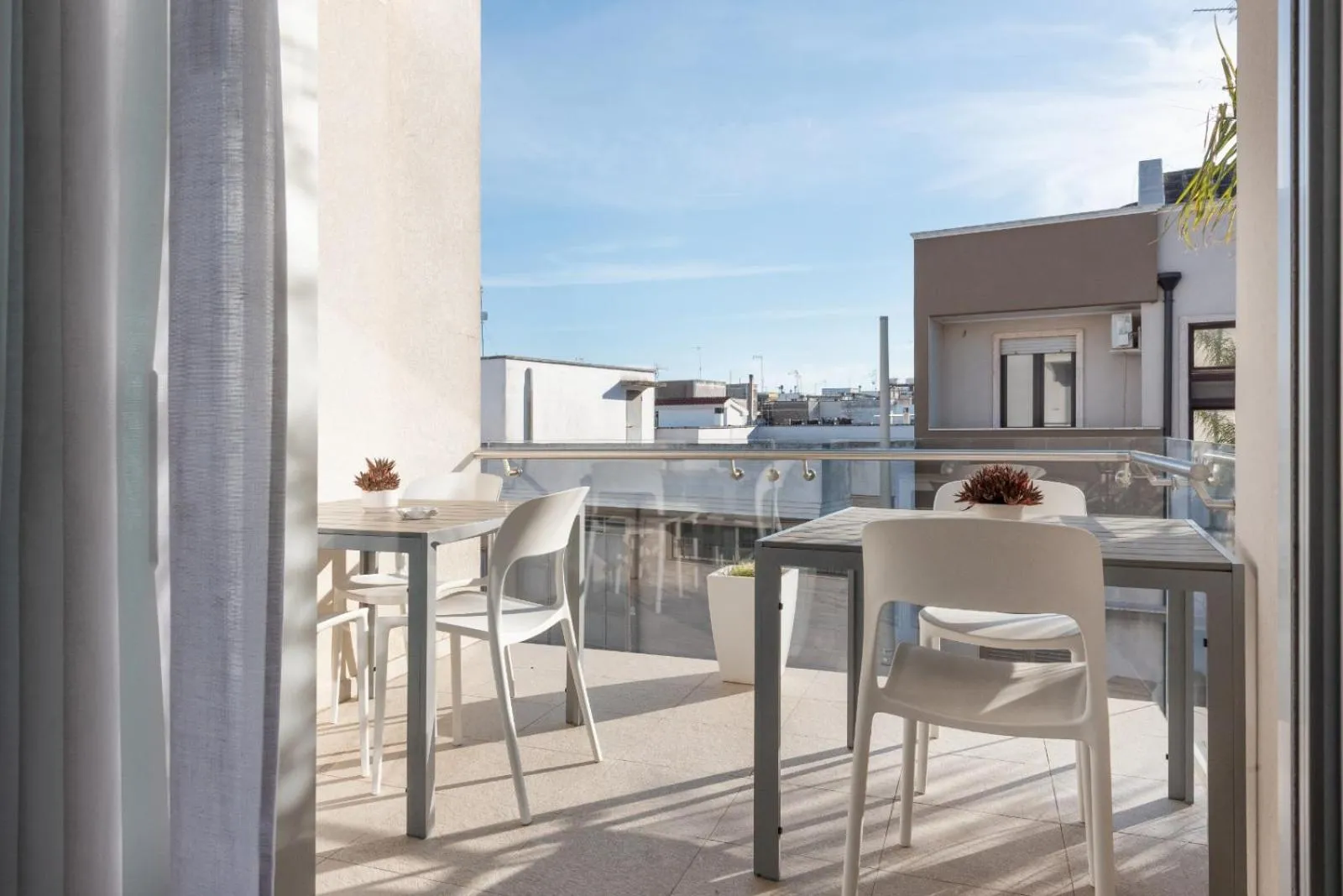 Balcony/Terrace in B&B White con Parcheggio Privato
