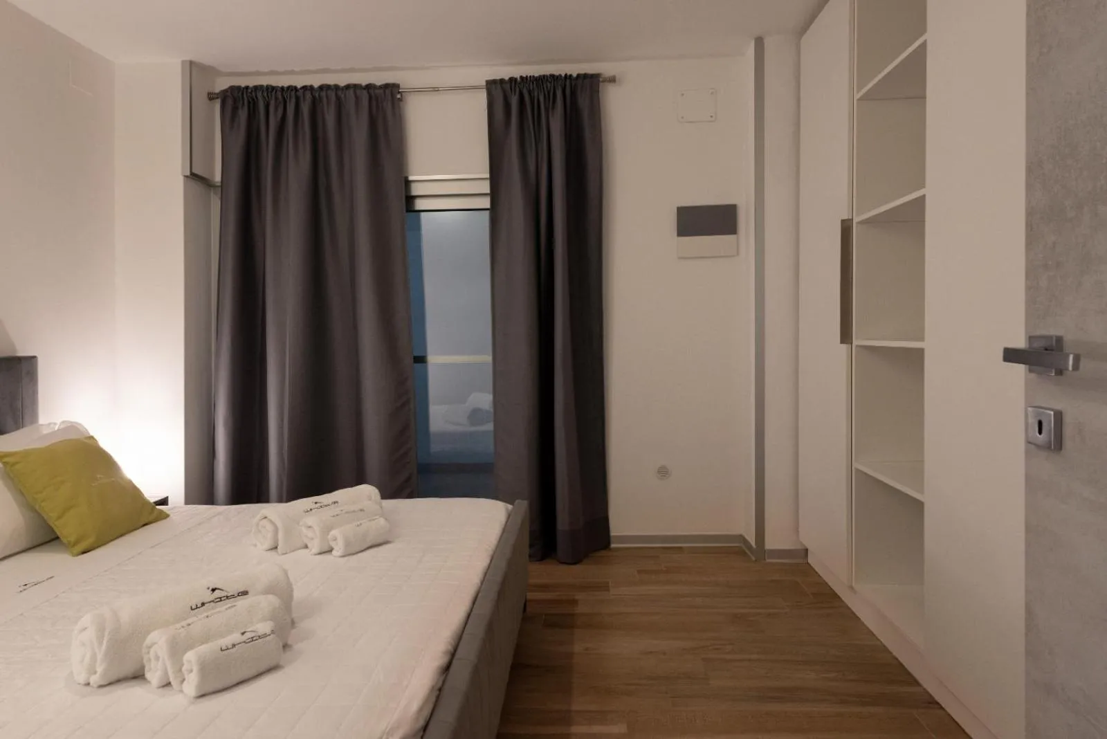 Photo of the whole room, Bed in B&B White con Parcheggio Privato