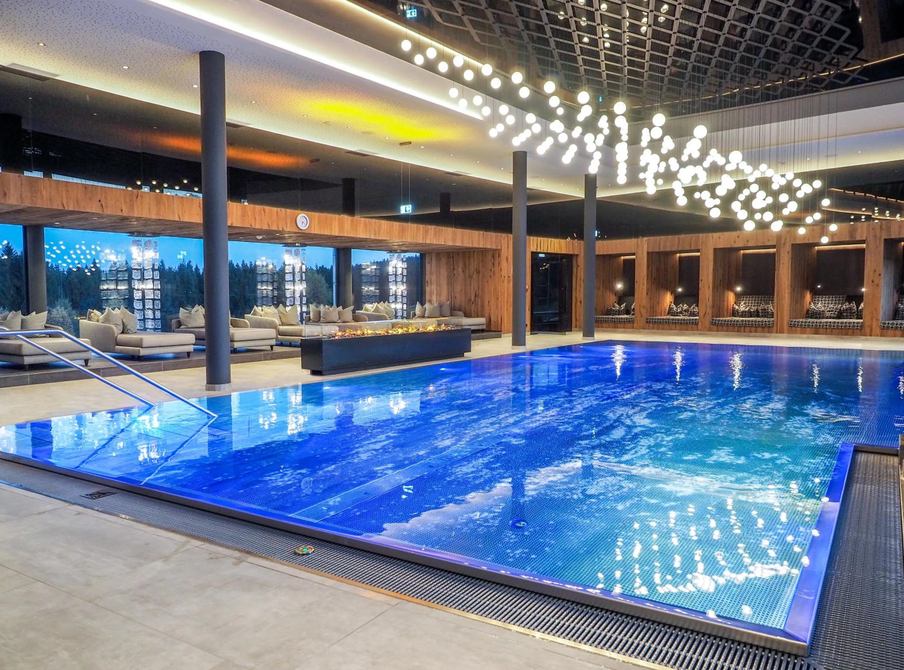 Swimming pool in Wellness & Naturresort Reischlhof
