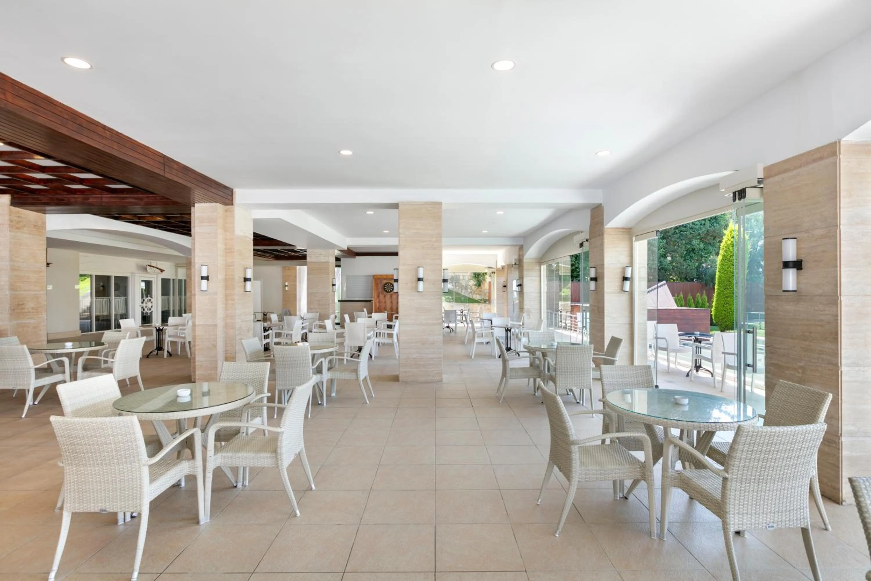 Lounge or bar in Dobedan Beach Resort Comfort ''Ex Brand Alva Donna Beach Resort Comfort''