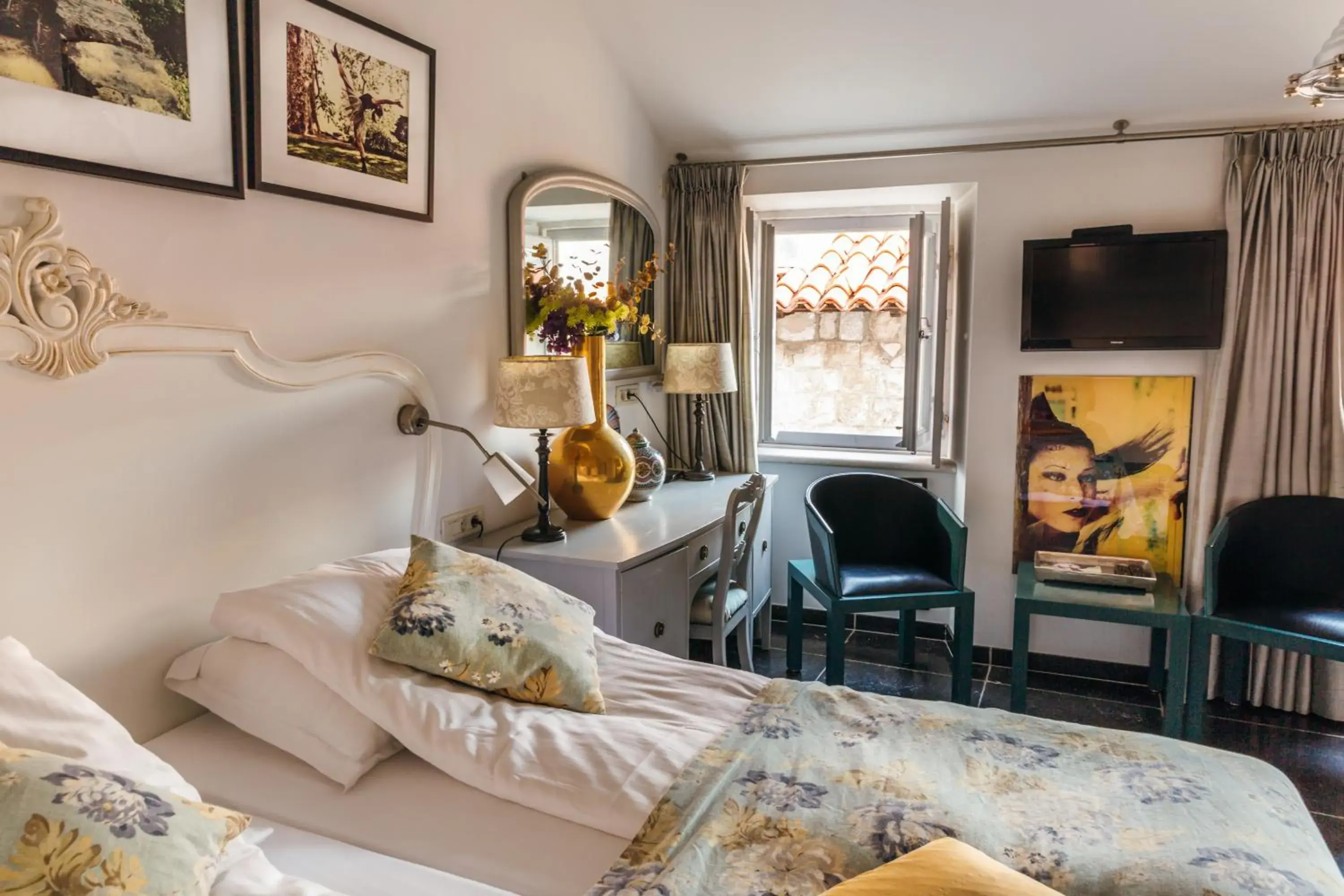 Bed in Prijeko Palace Bed in Prijeko Palace