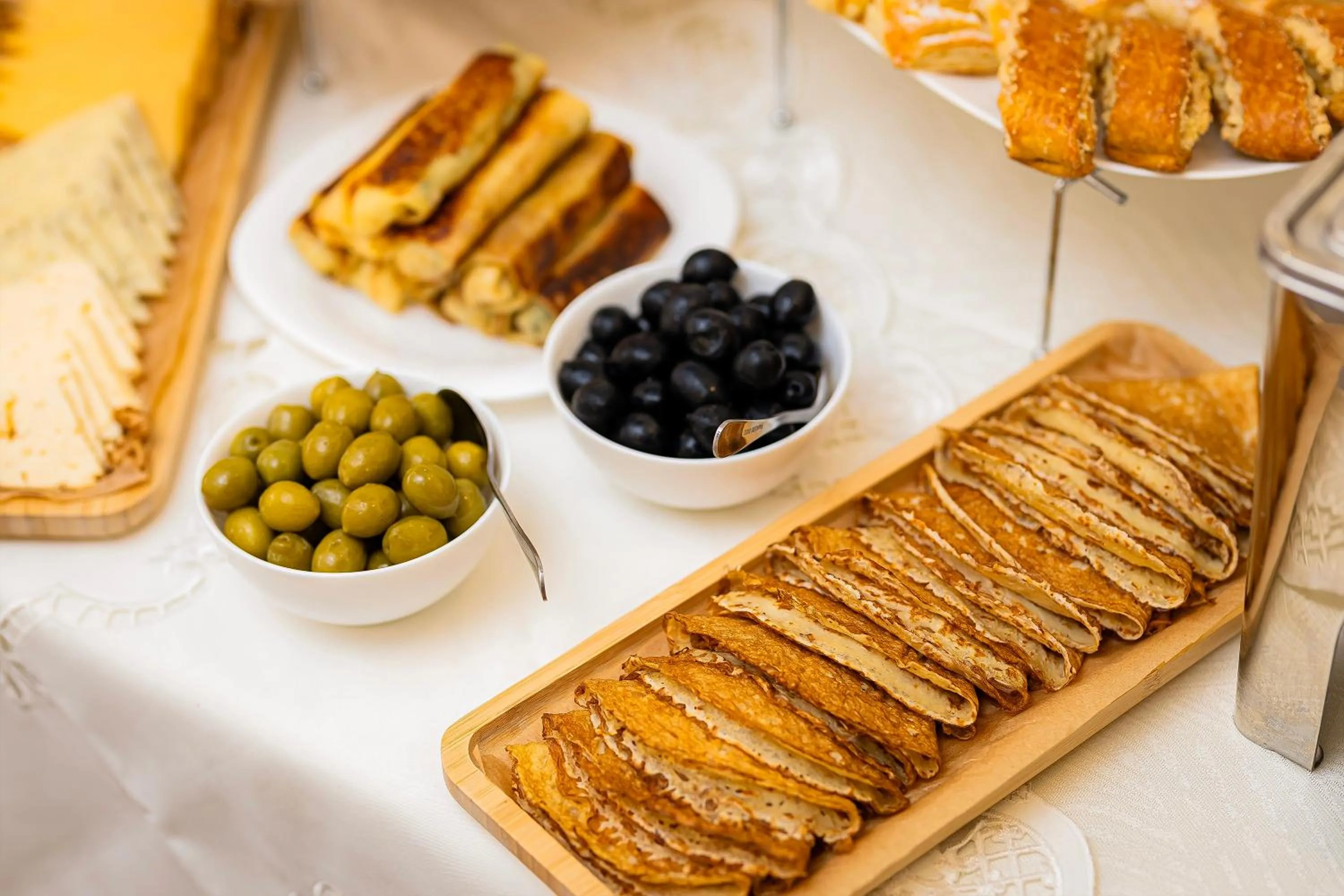Buffet breakfast in Taniqinn Dilijan Hotel
