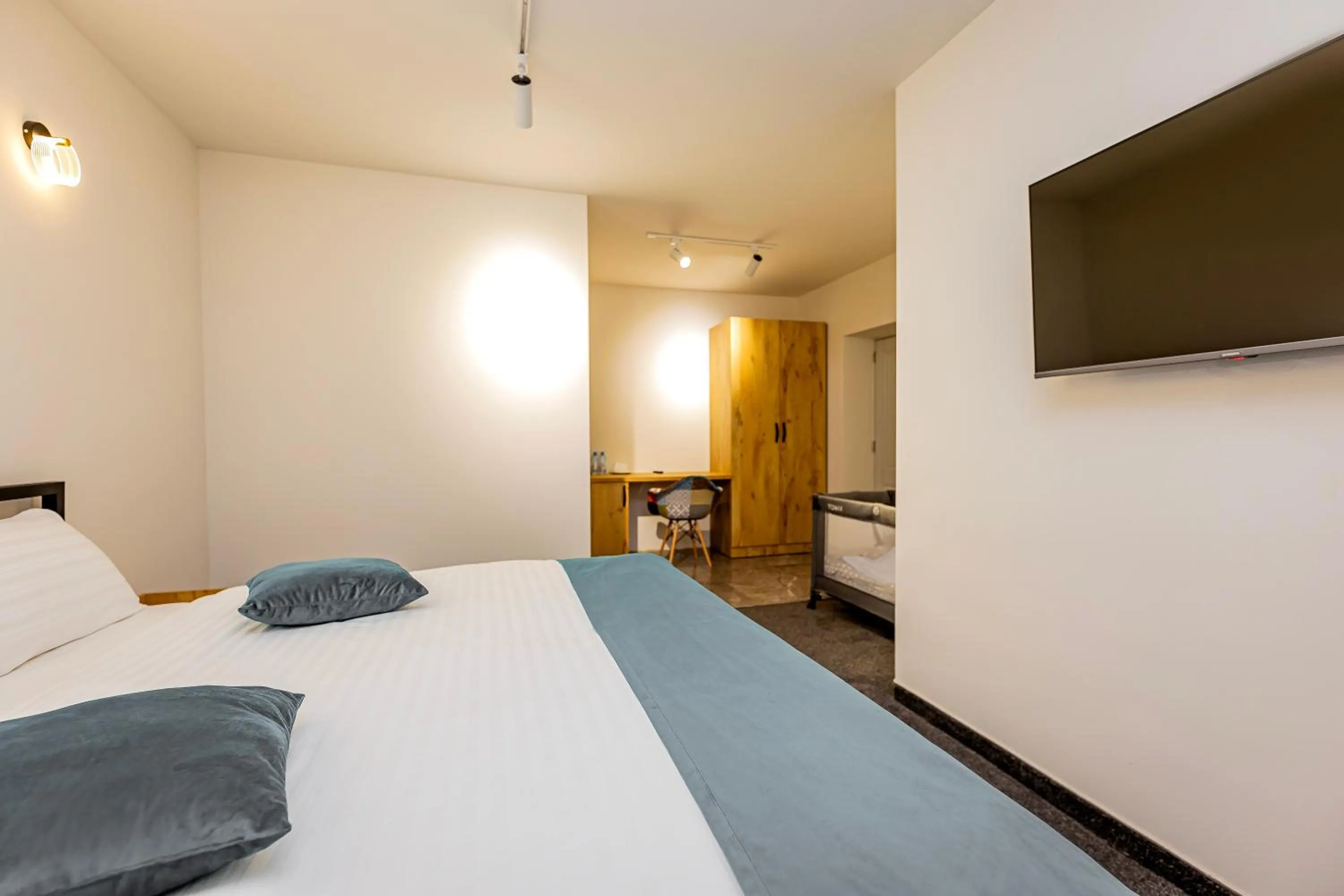 Bed in Taniqinn Dilijan Hotel