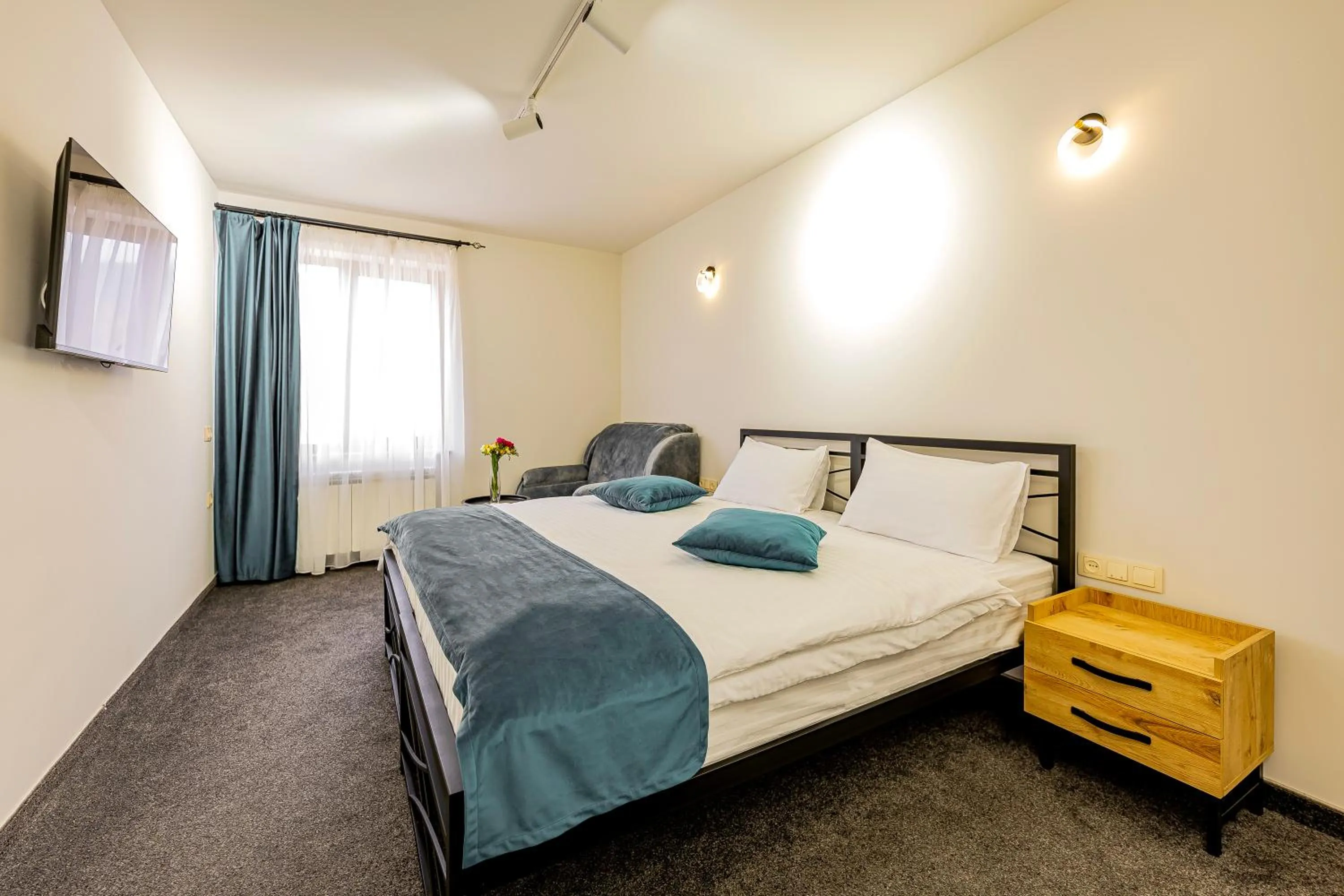 Bed in Taniqinn Dilijan Hotel