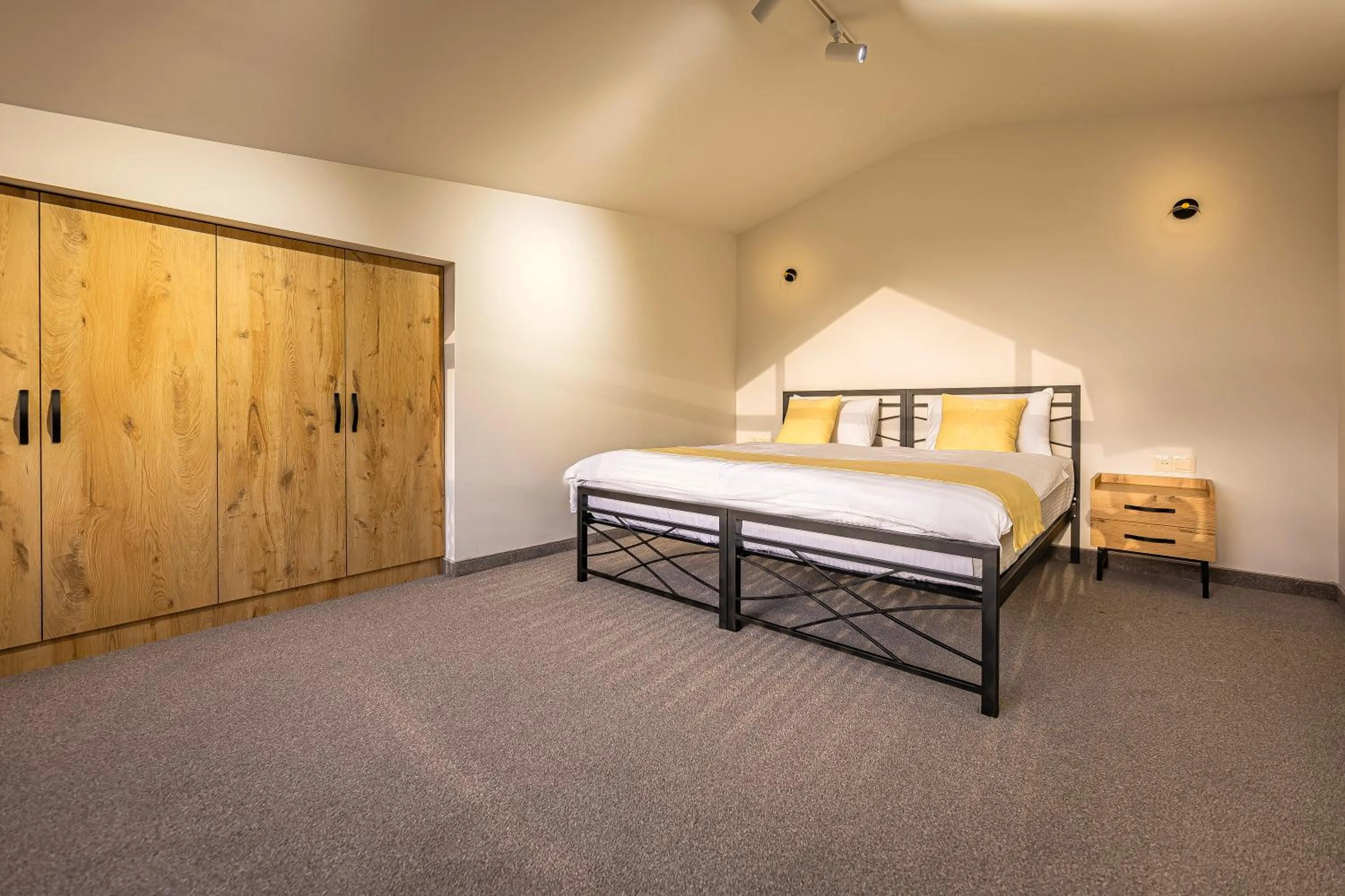 Photo of the whole room, Bed in Taniqinn Dilijan Hotel